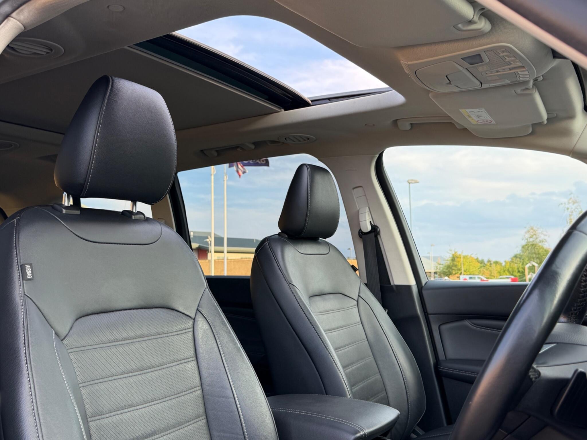 Ford Galaxy view 16