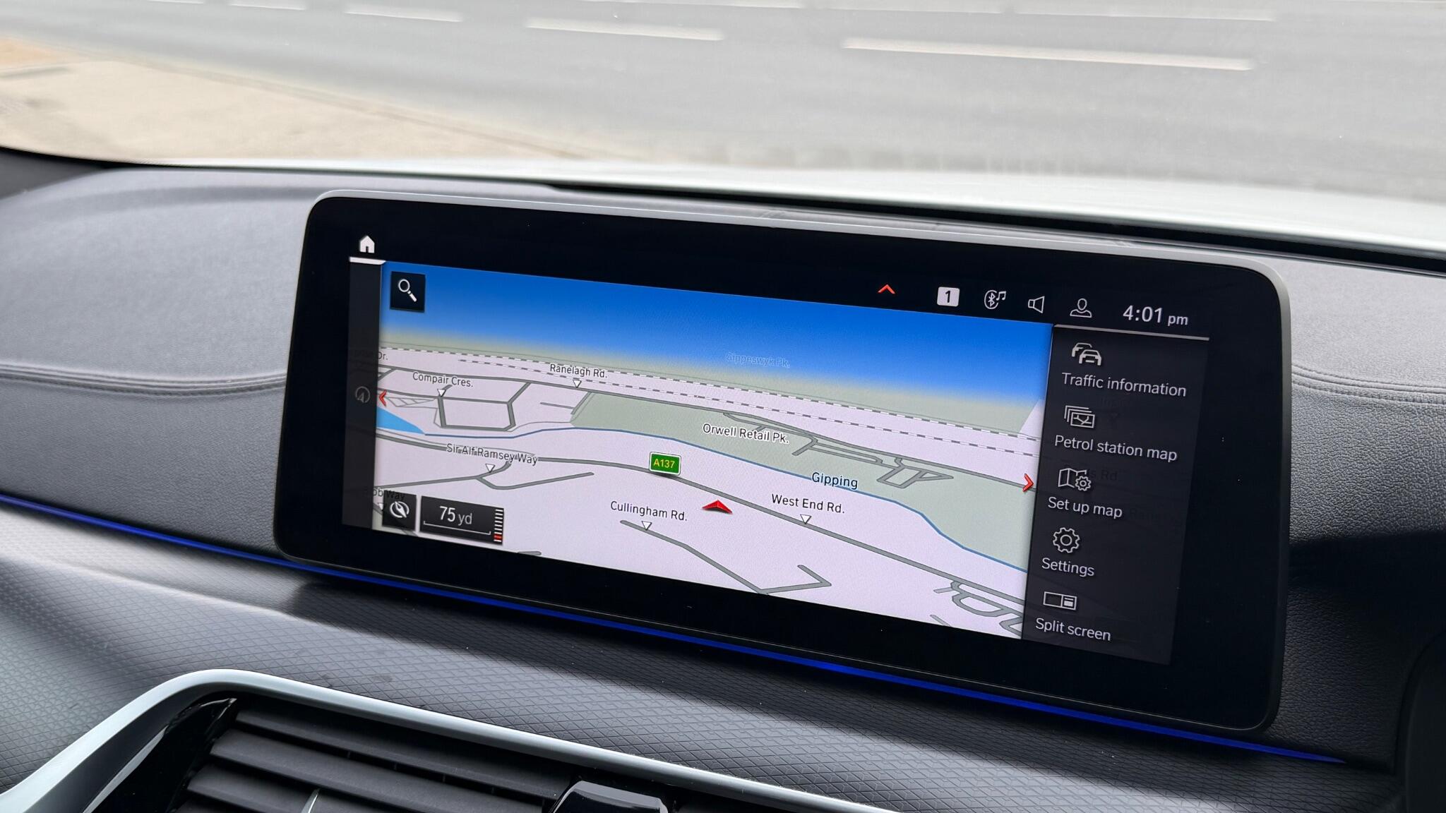 BMW 5 Series view 14