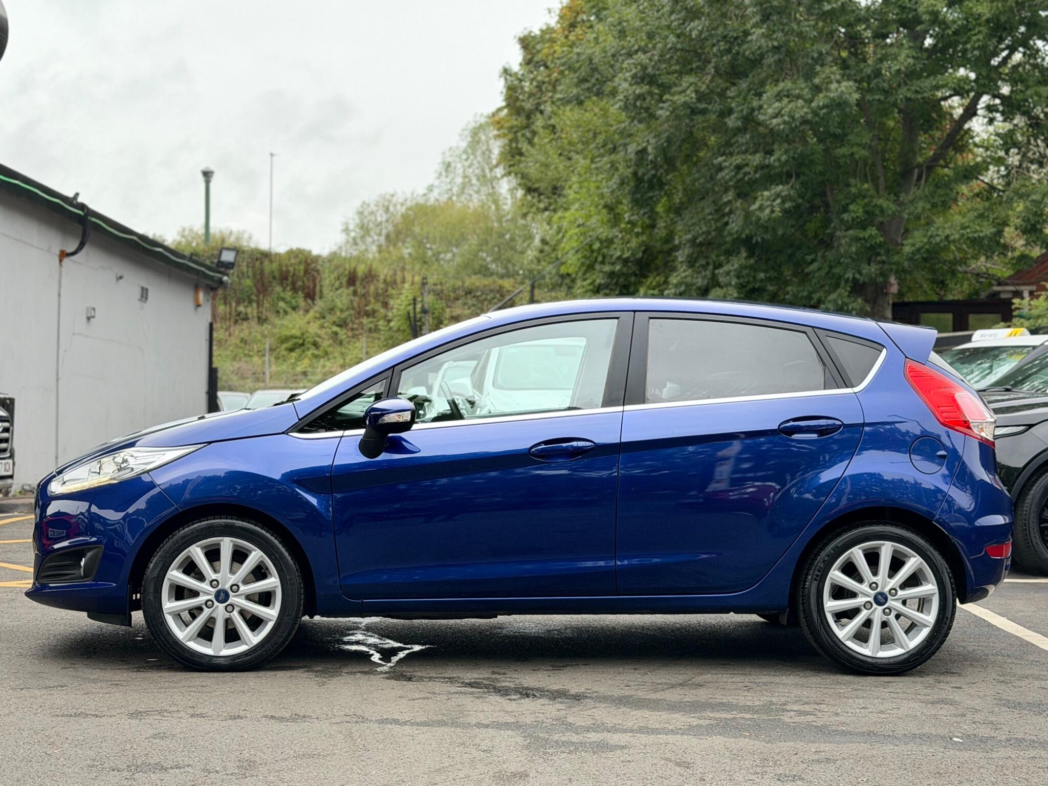 Ford Fiesta view 3