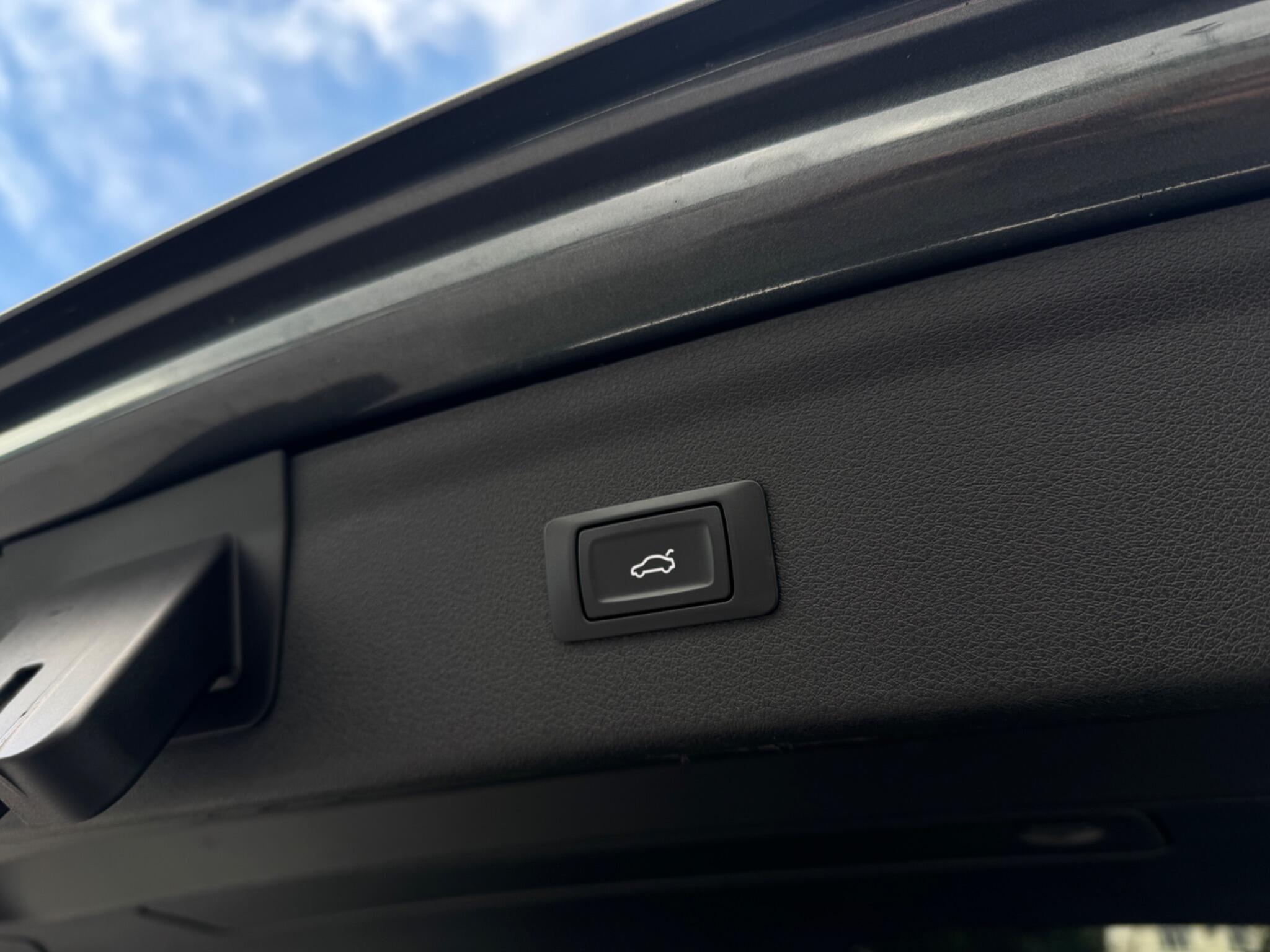 Audi Q3 view 39