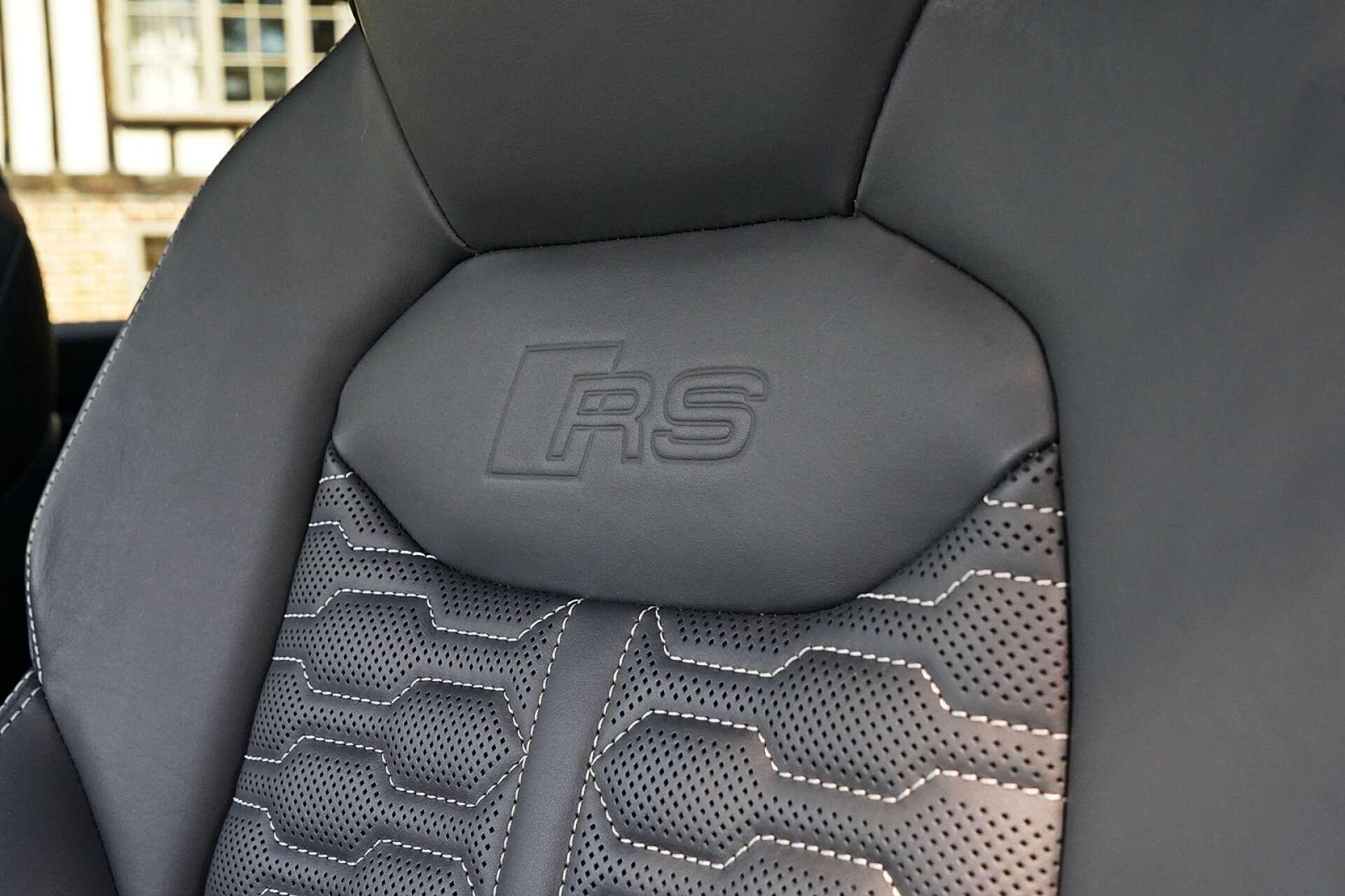 Audi RS Q8 view 13