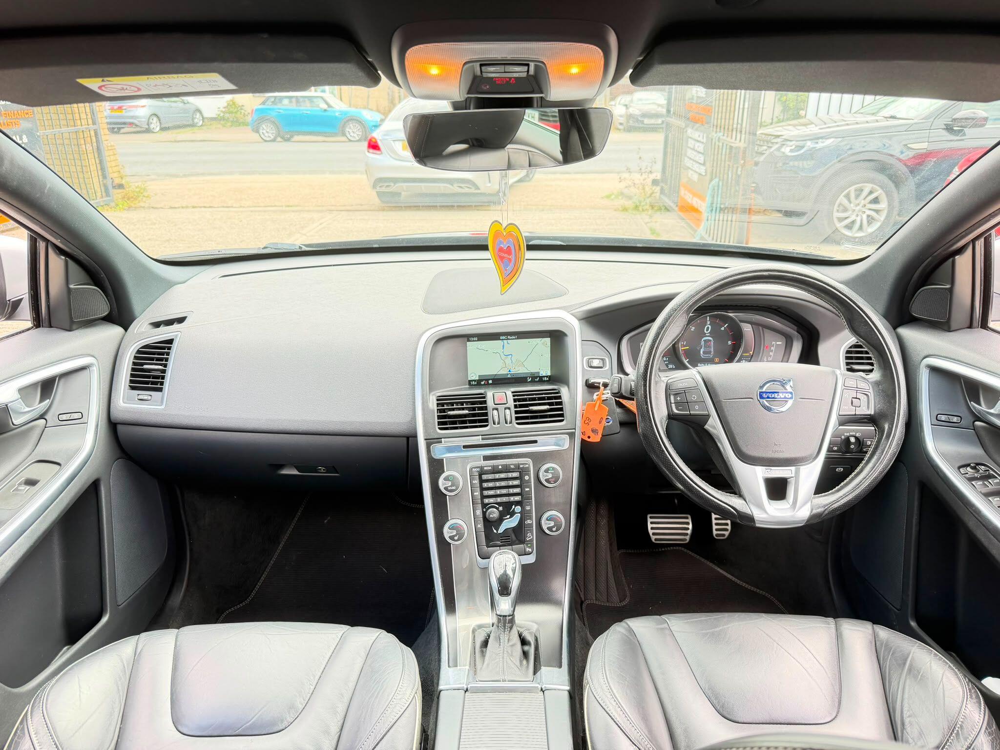 Volvo XC60 view 10
