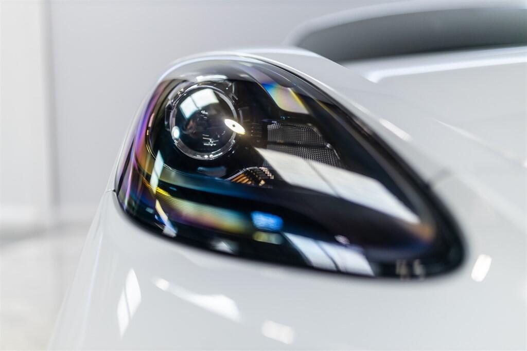 Porsche Cayman view 12