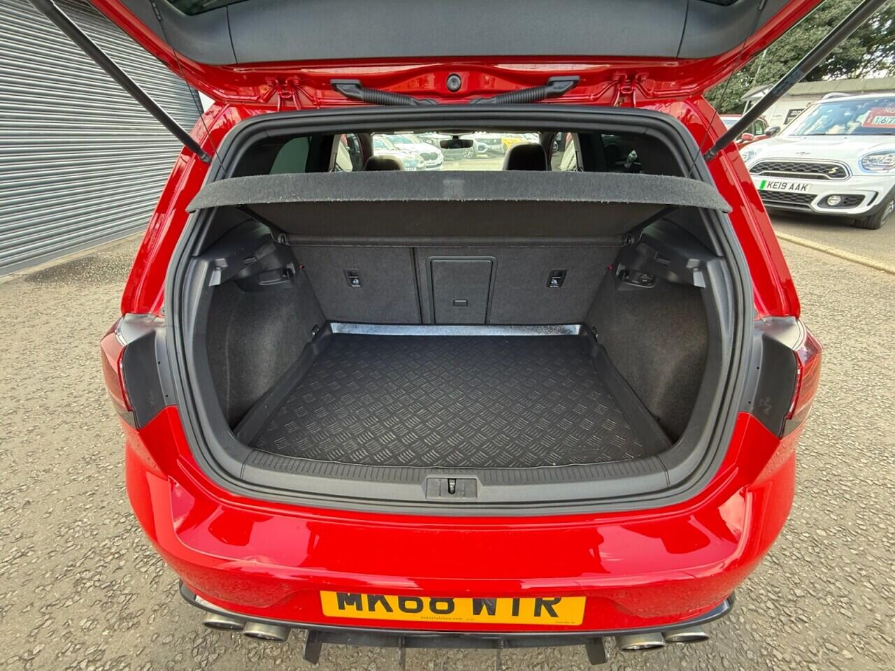 Volkswagen Golf view 24