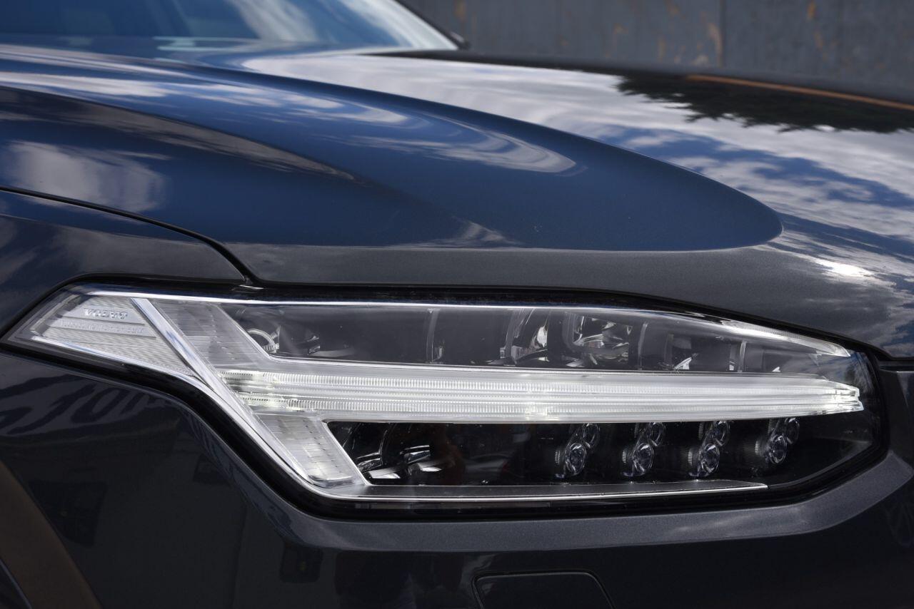 Volvo XC90 view 12