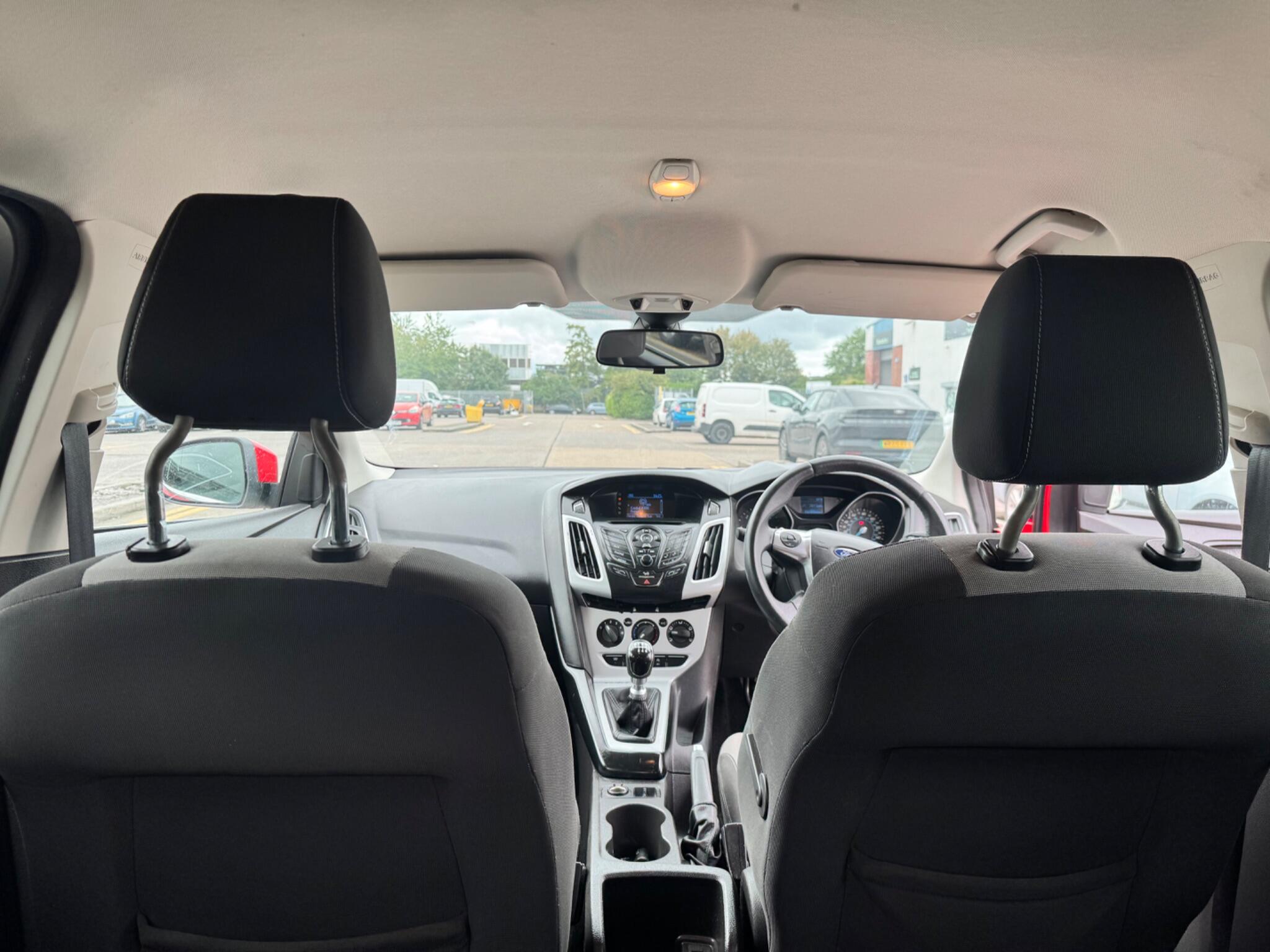 Ford Focus view 21