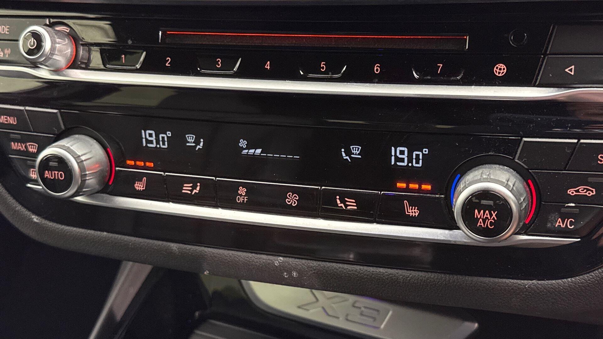 BMW X3 view 24