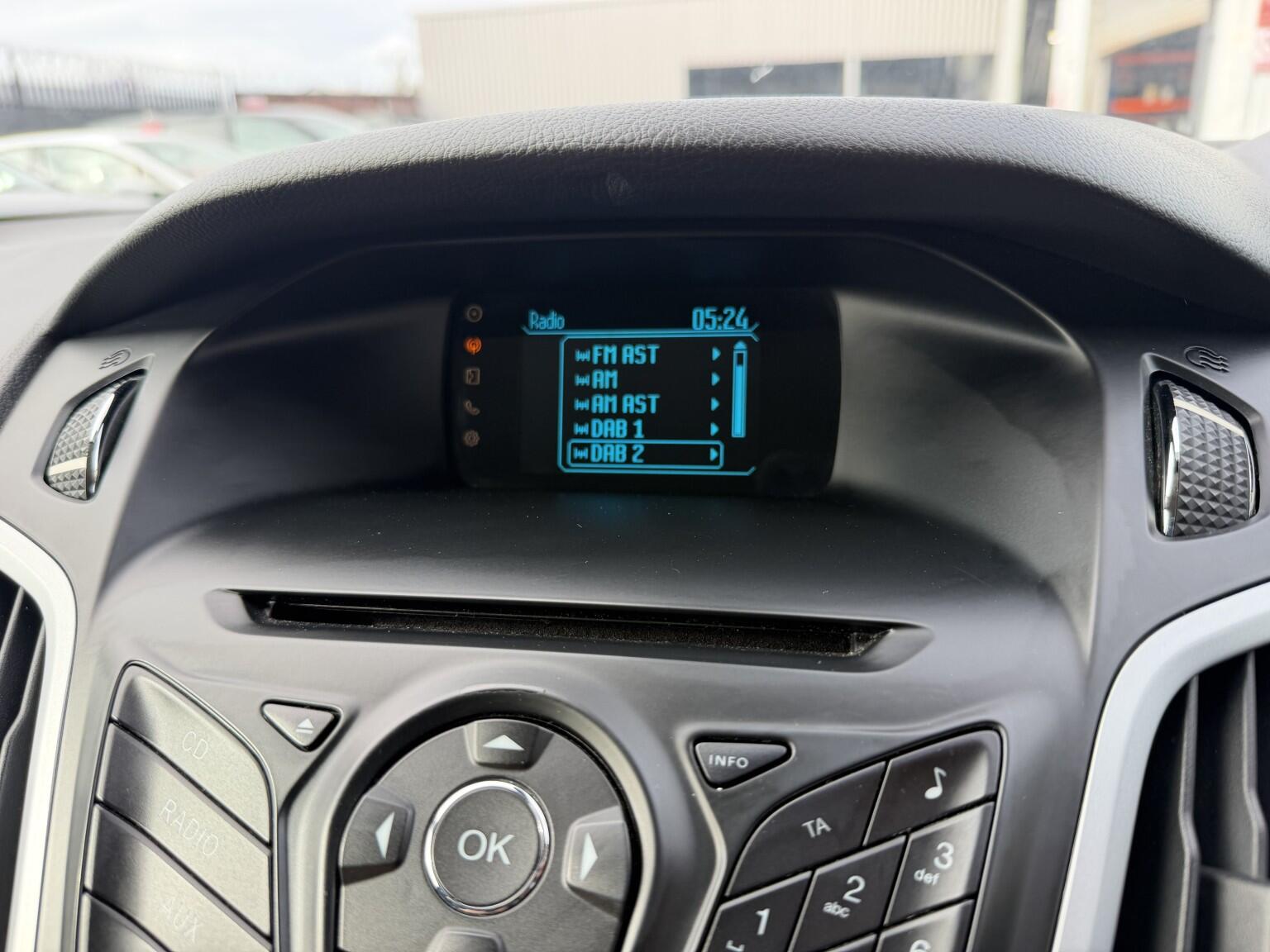 Ford Focus view 35