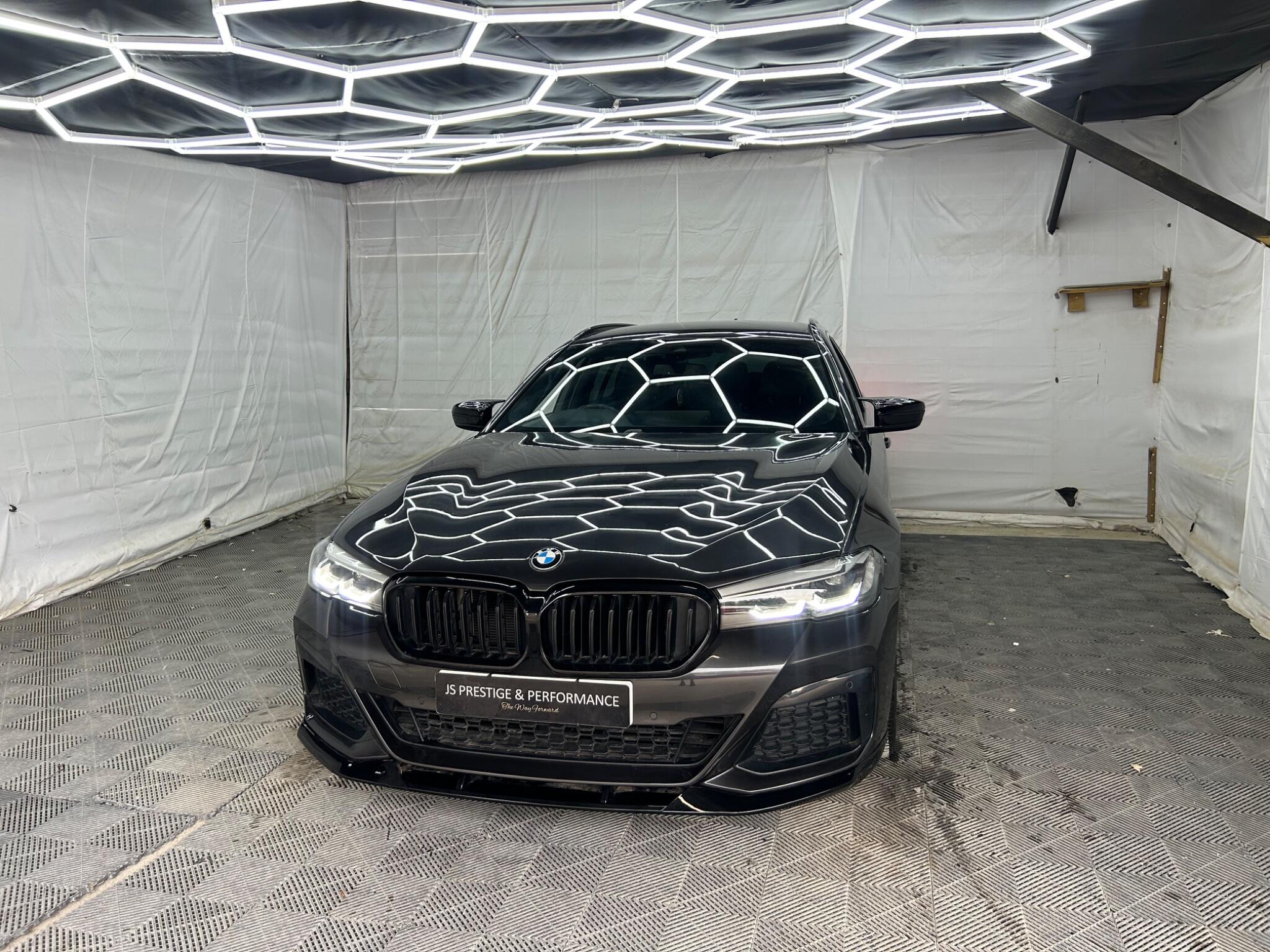 BMW 5 Series view 6