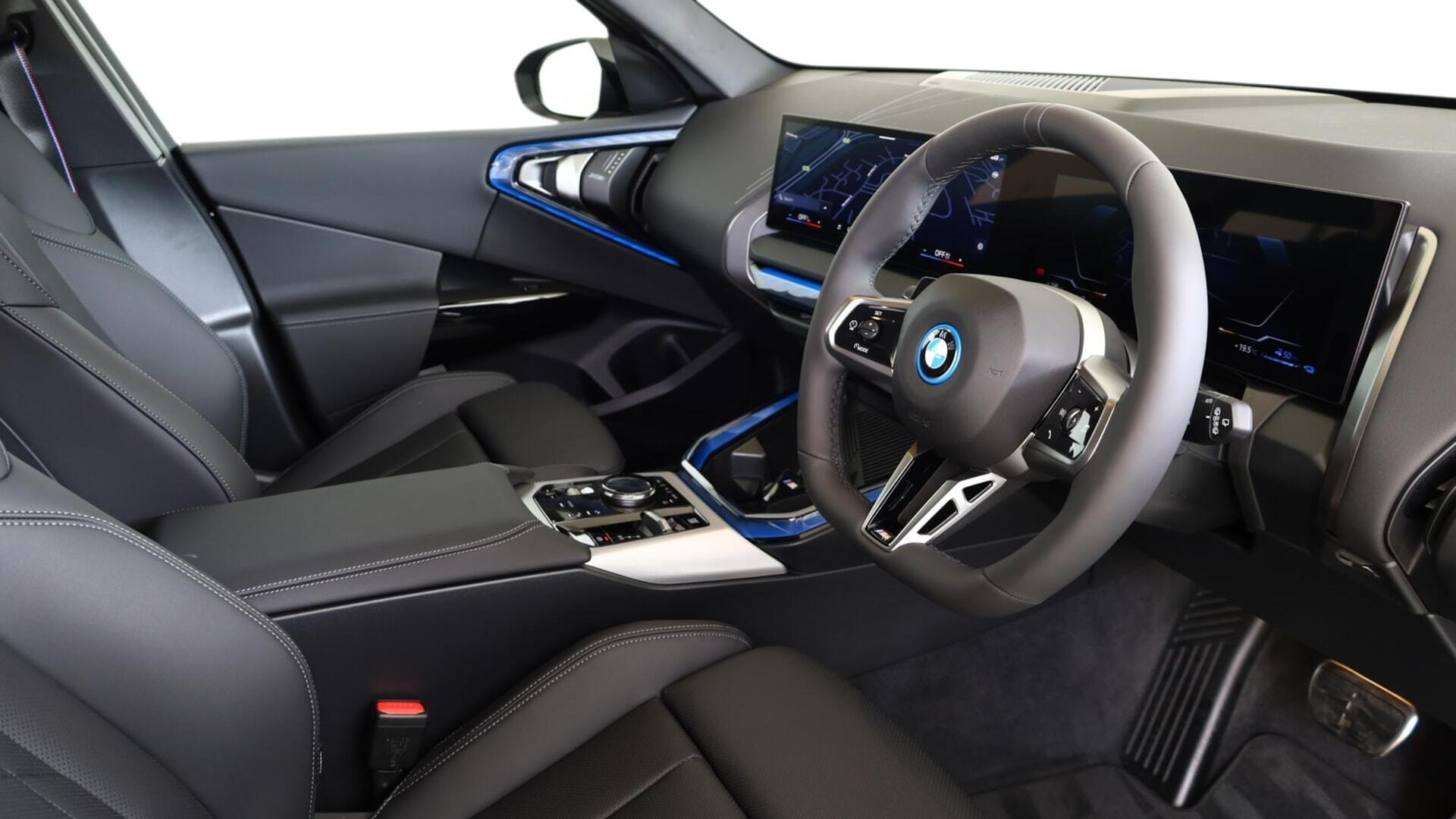 BMW X3 view 6