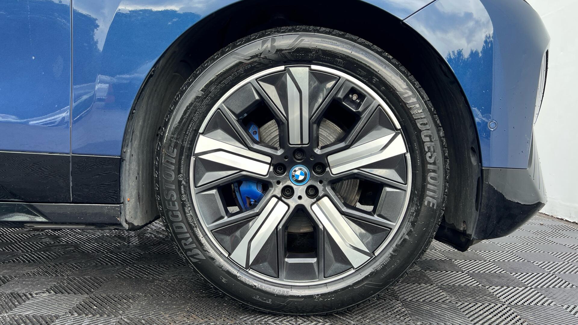BMW Ix view 14