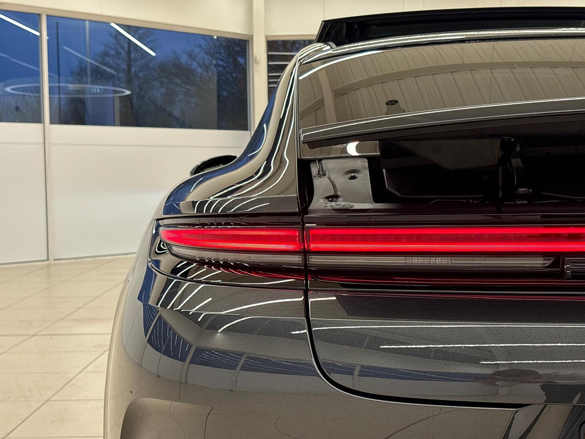 Porsche Panamera view 23