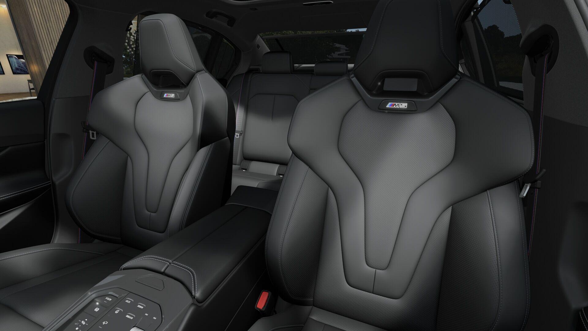BMW M5 view 11