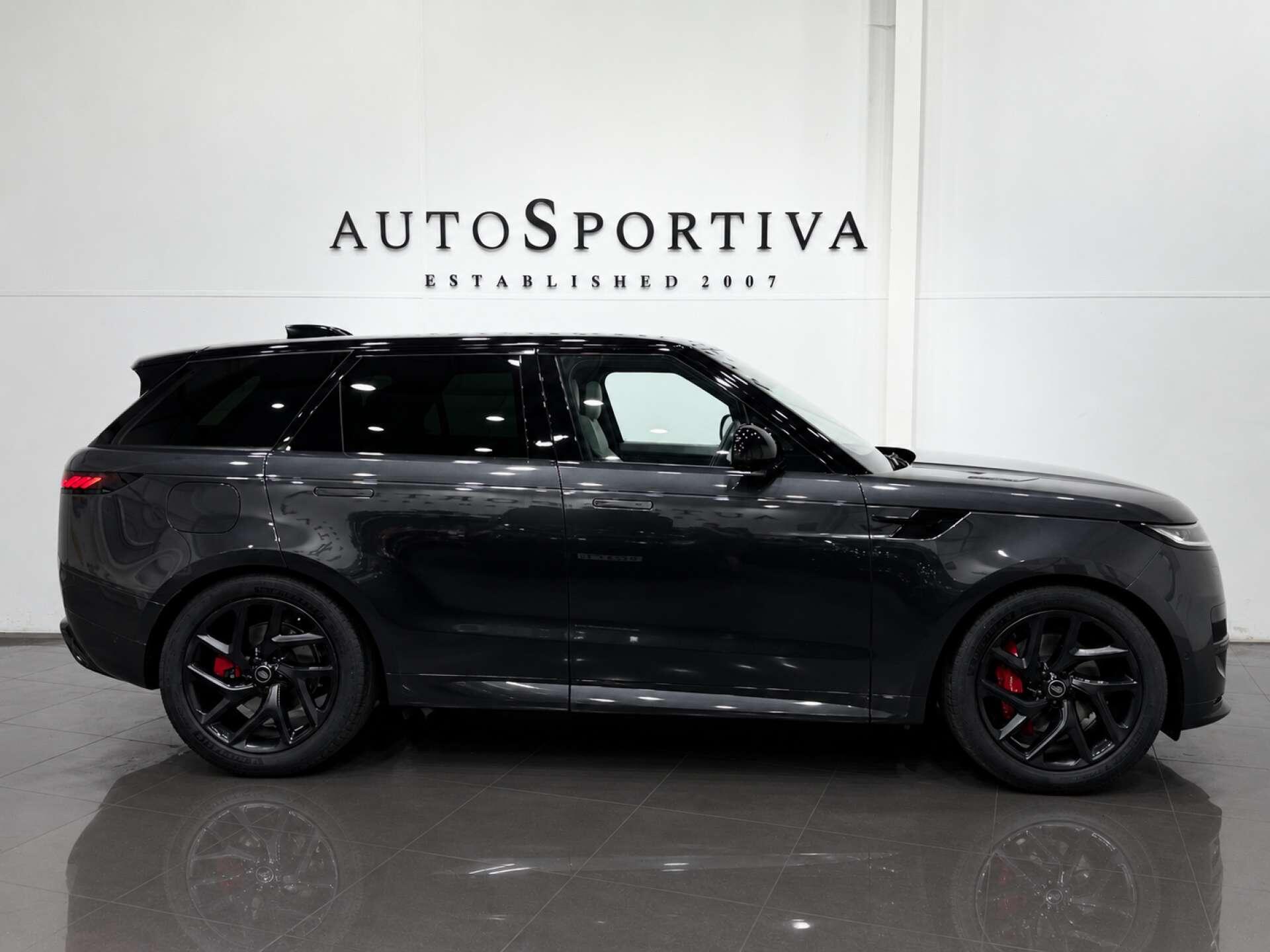 Land Rover Range Rover Sport view 3