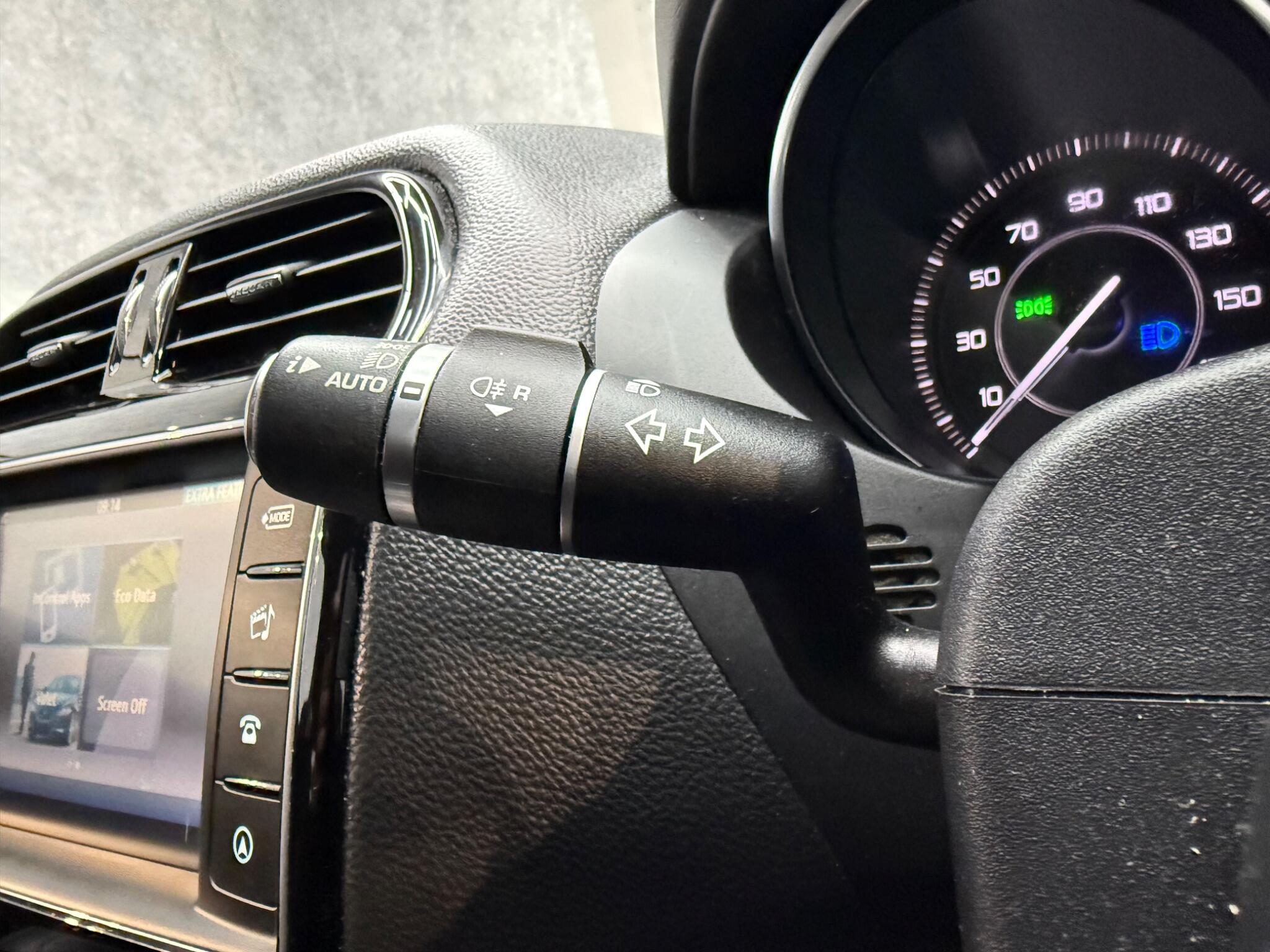 Jaguar Xe view 20