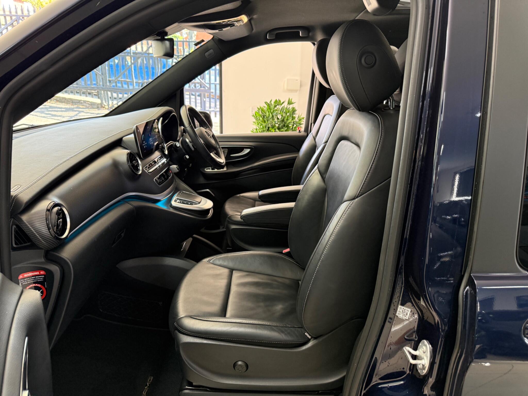 Mercedes-Benz V-Class view 50