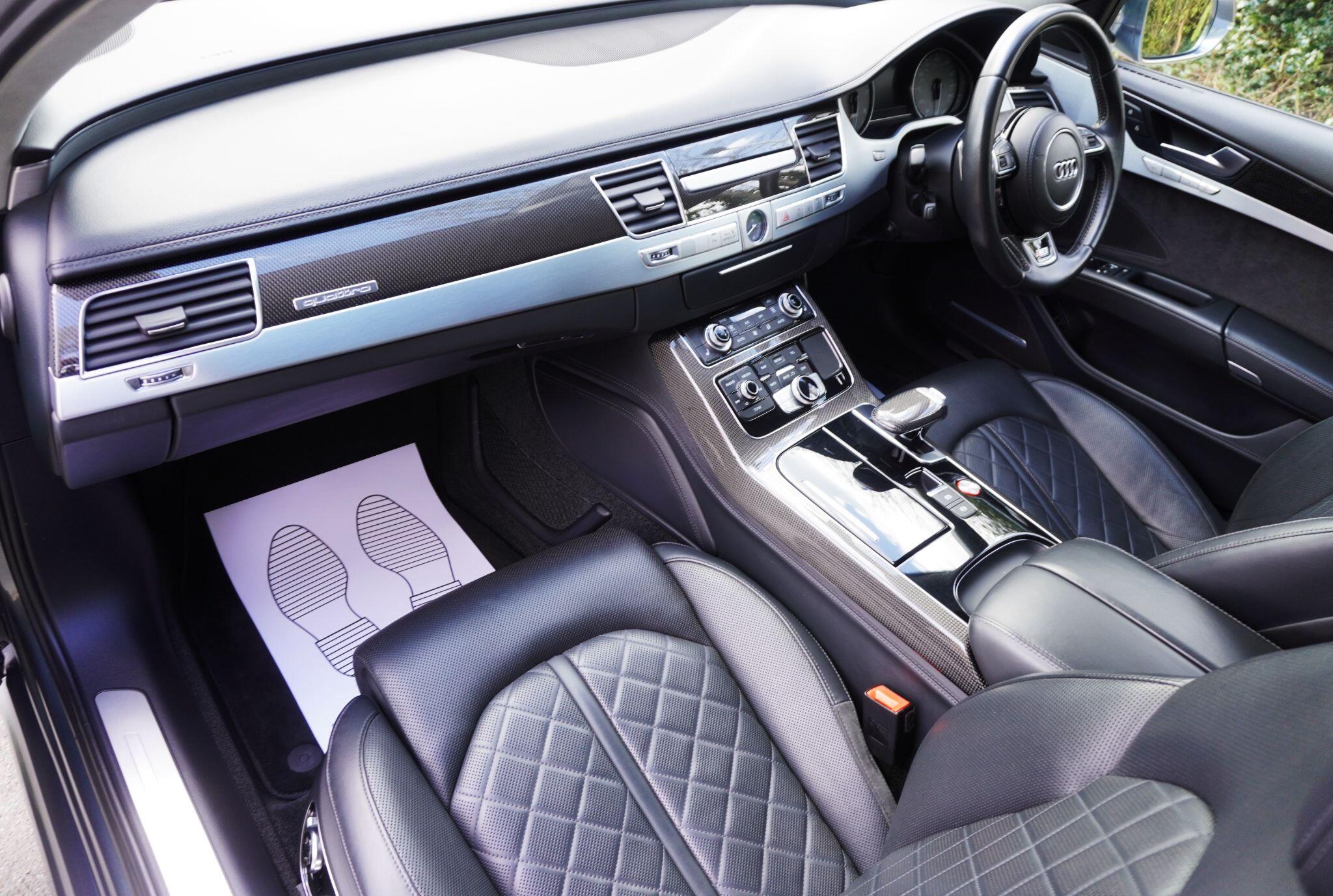Audi S8 view 53