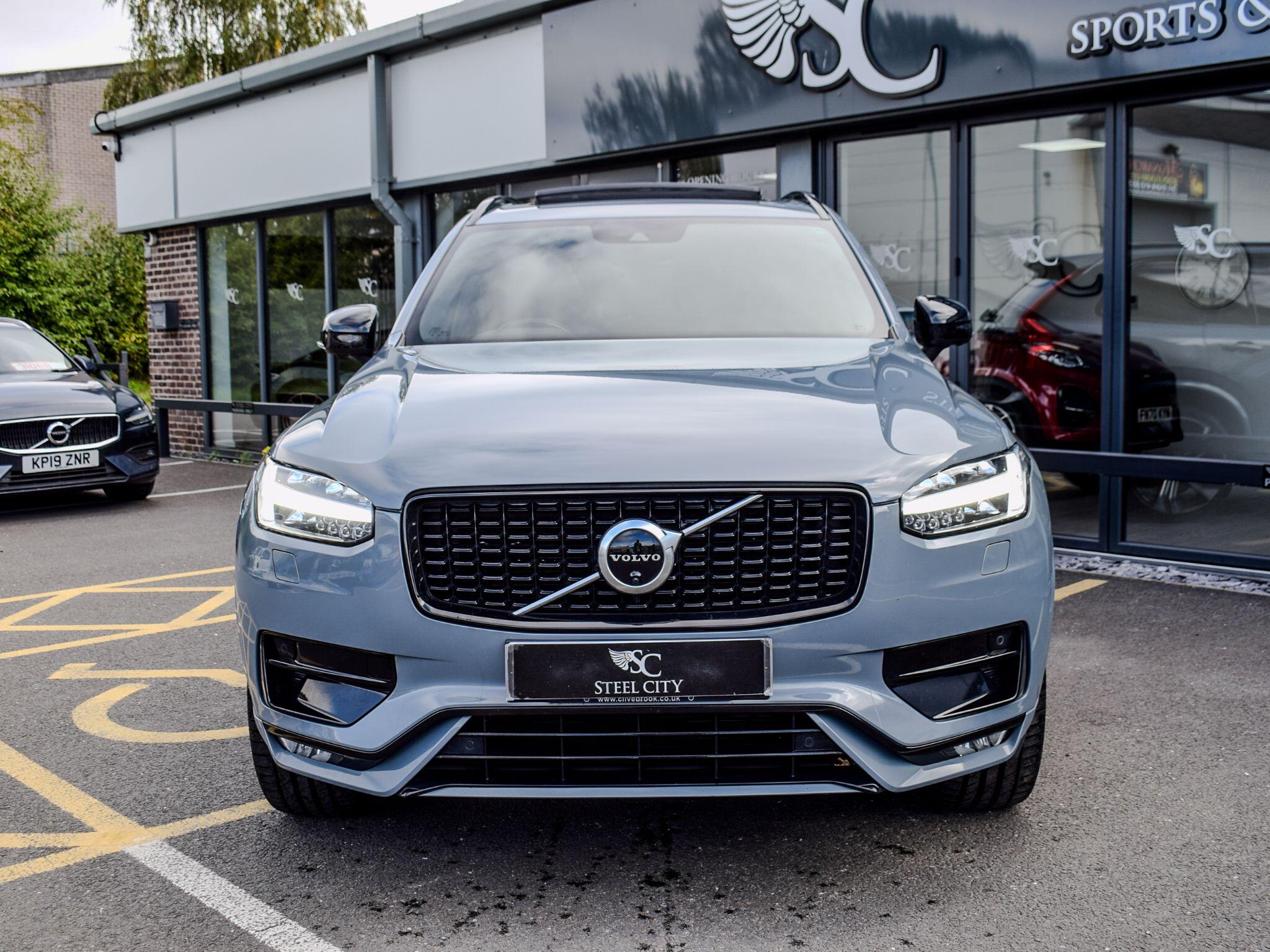 Volvo XC90 view 2