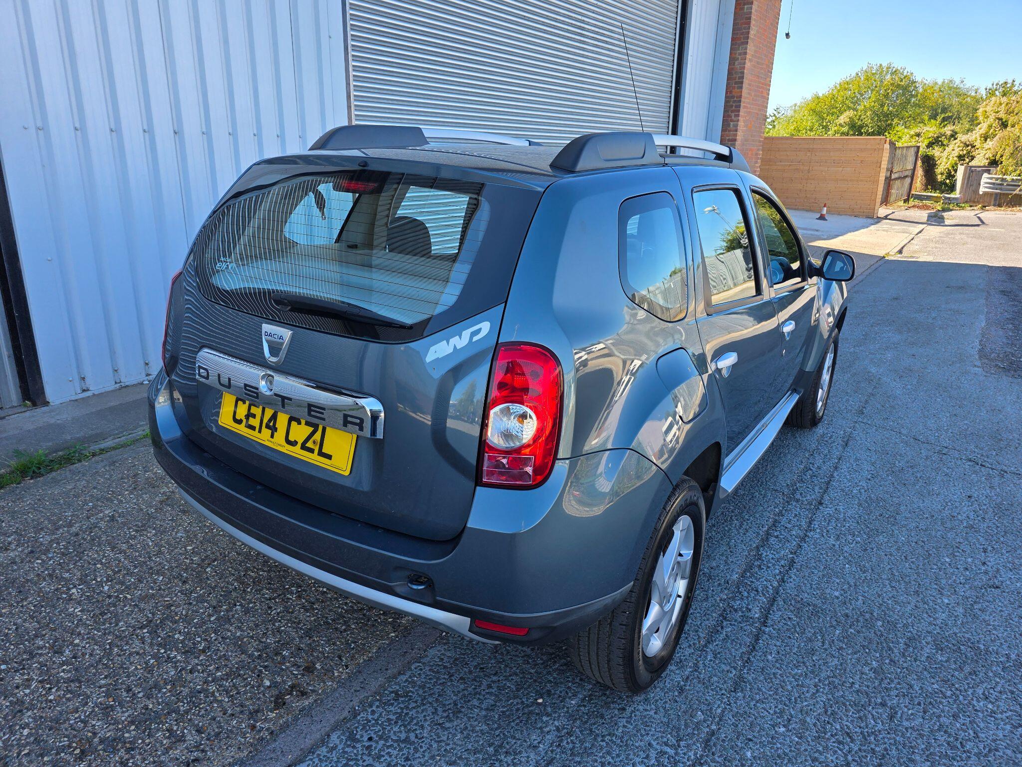 Dacia Duster view 9
