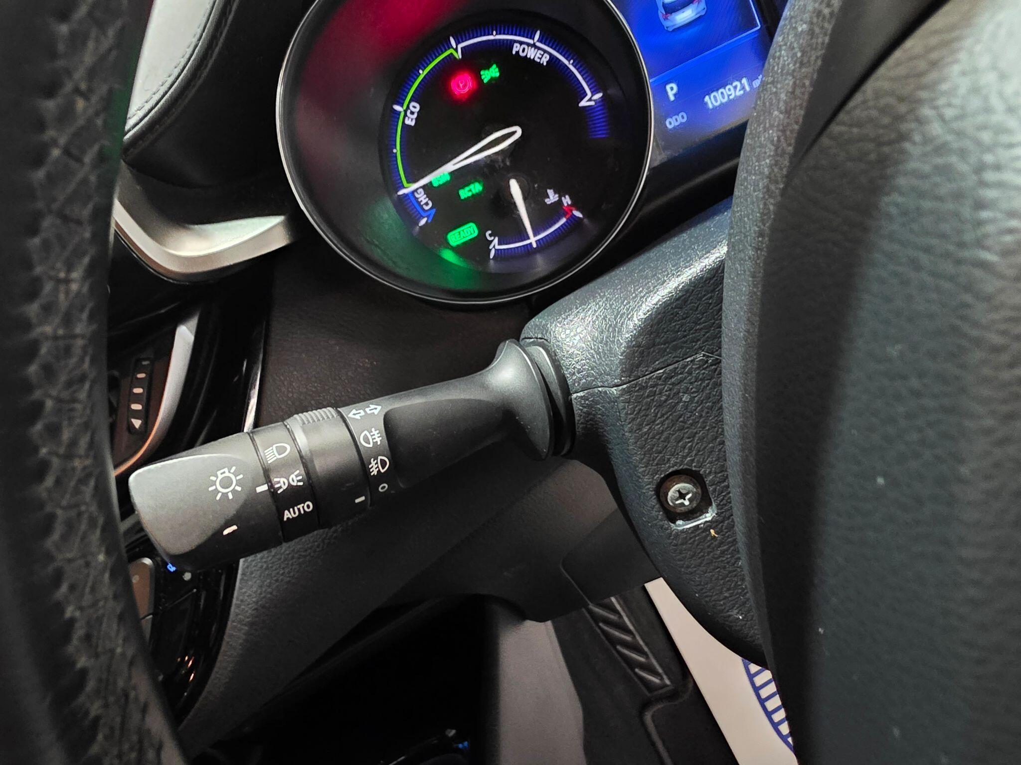 Toyota C-HR view 17
