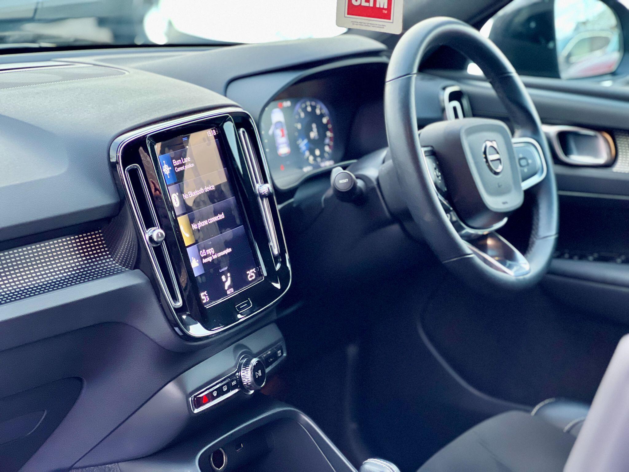 Volvo XC40 view 12