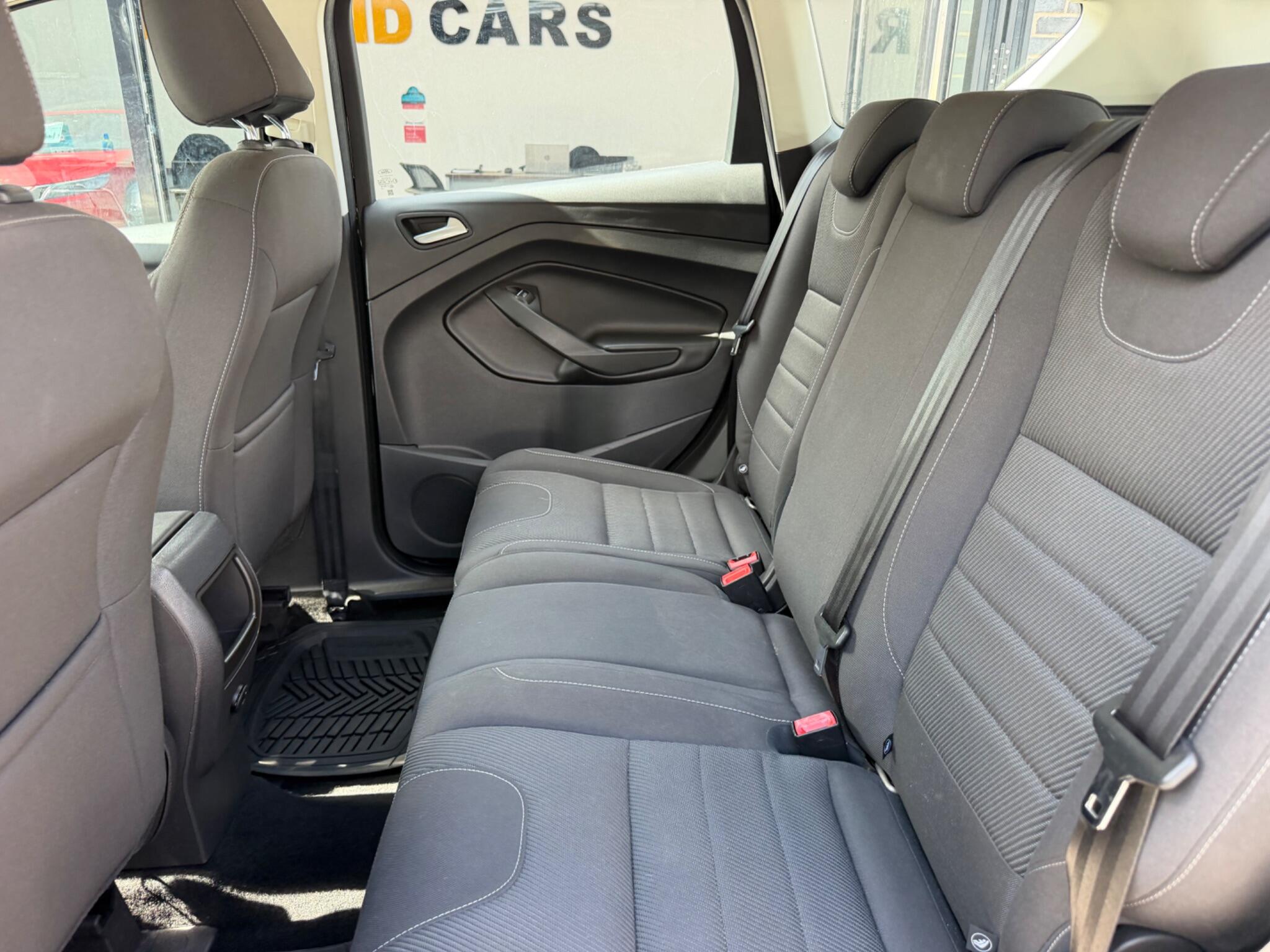 Ford Kuga view 25