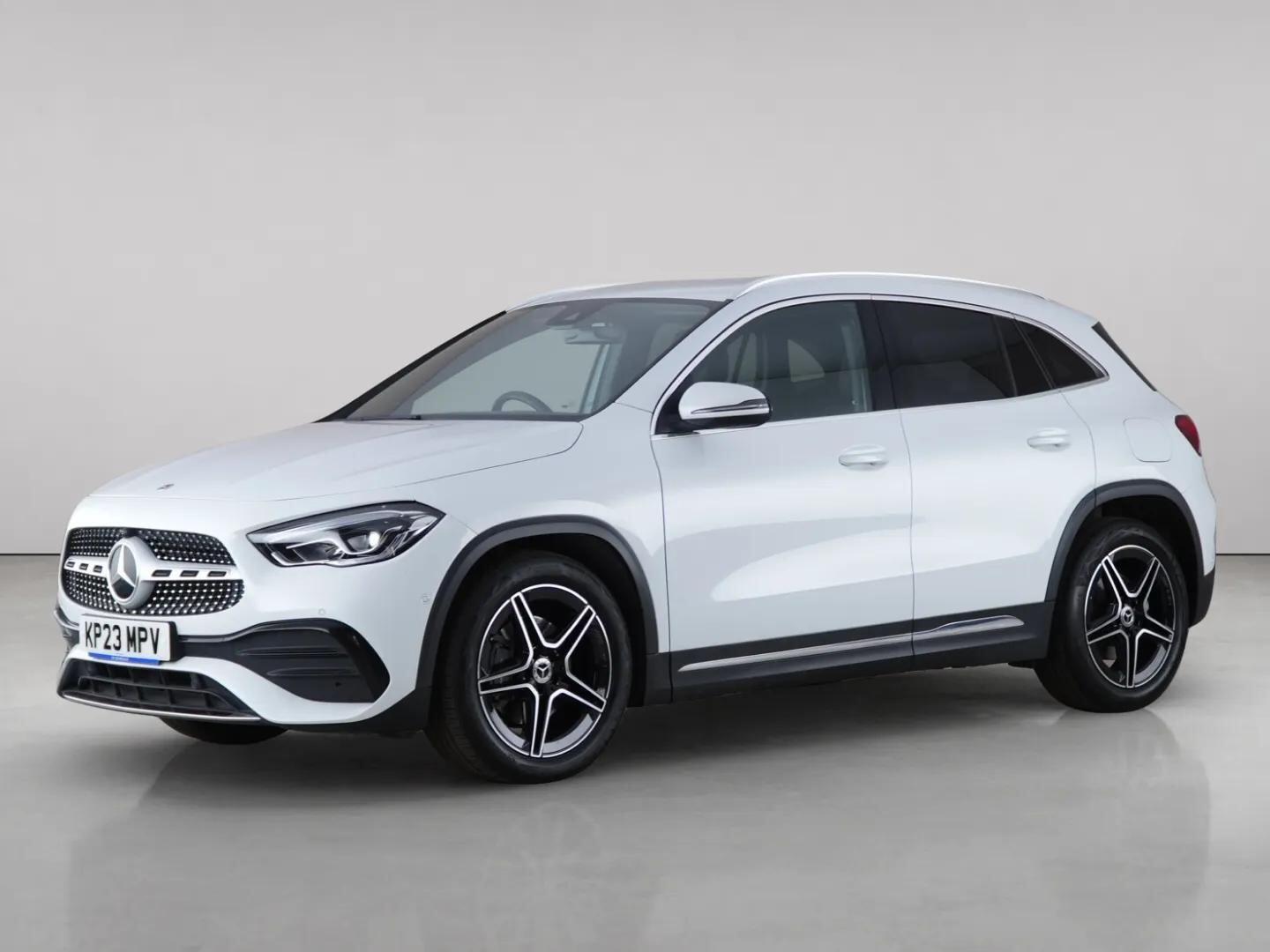 Mercedes-Benz Gla view 2