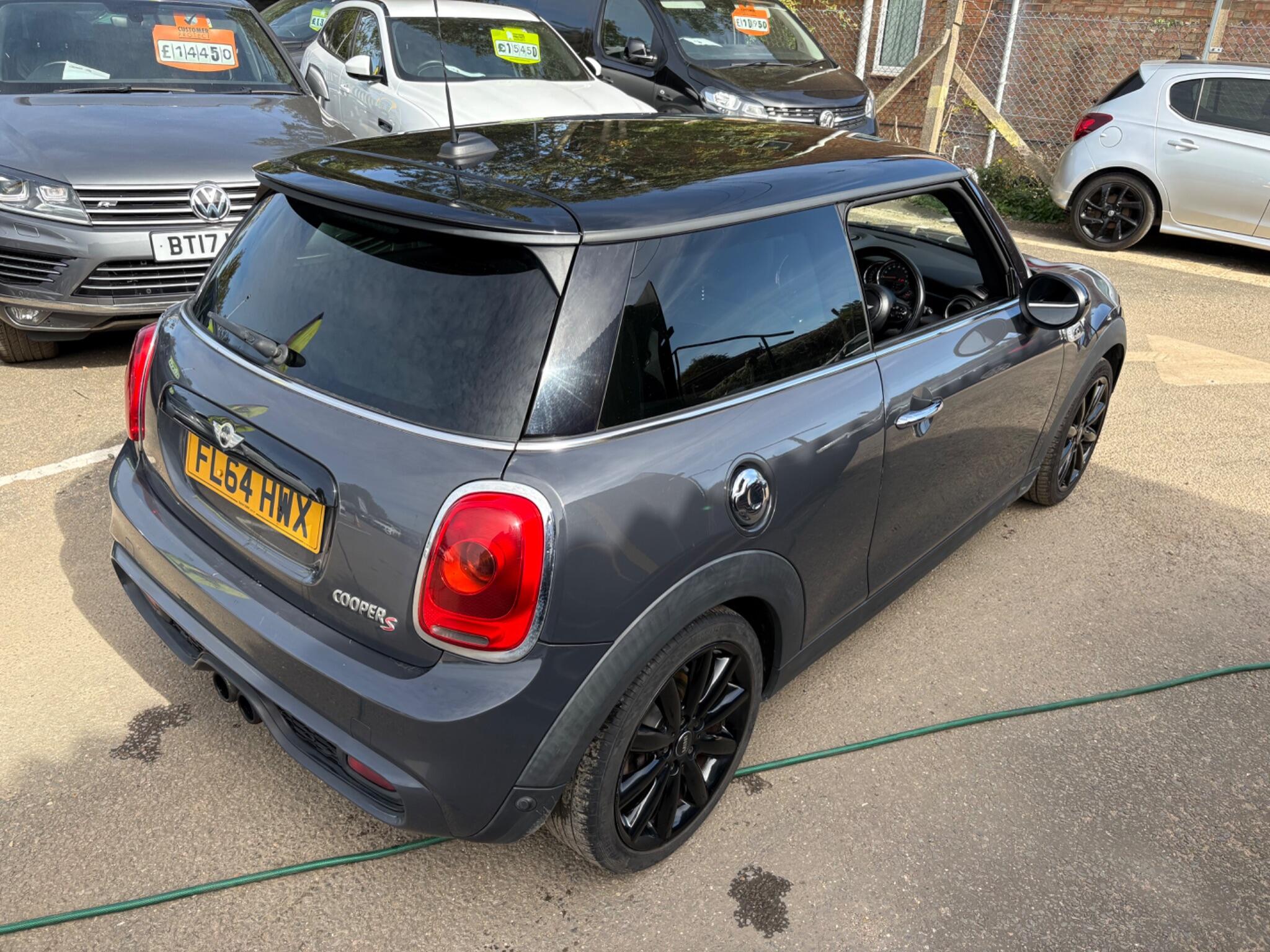 Mini Hatch view 4