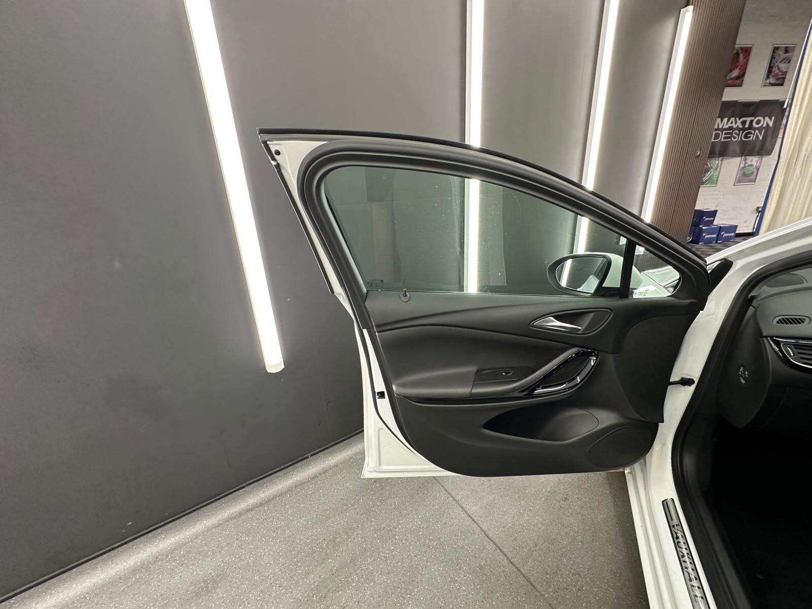 Vauxhall Astra view 15