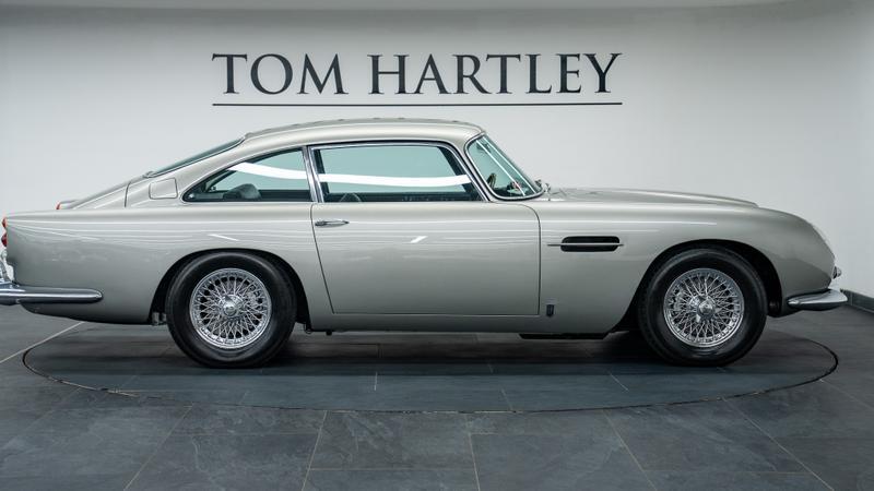 Aston Martin DB5 view 8