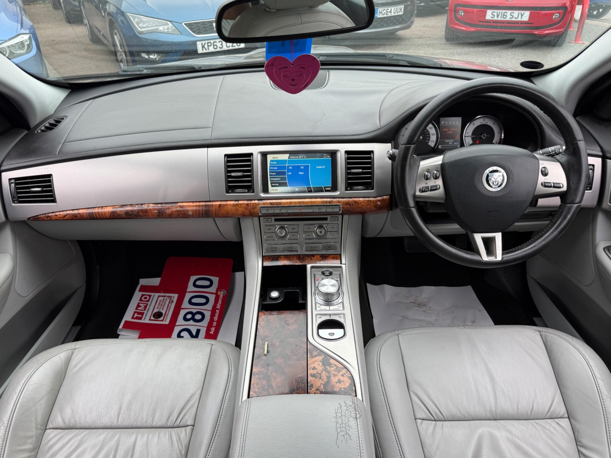 Jaguar XF - Image 50