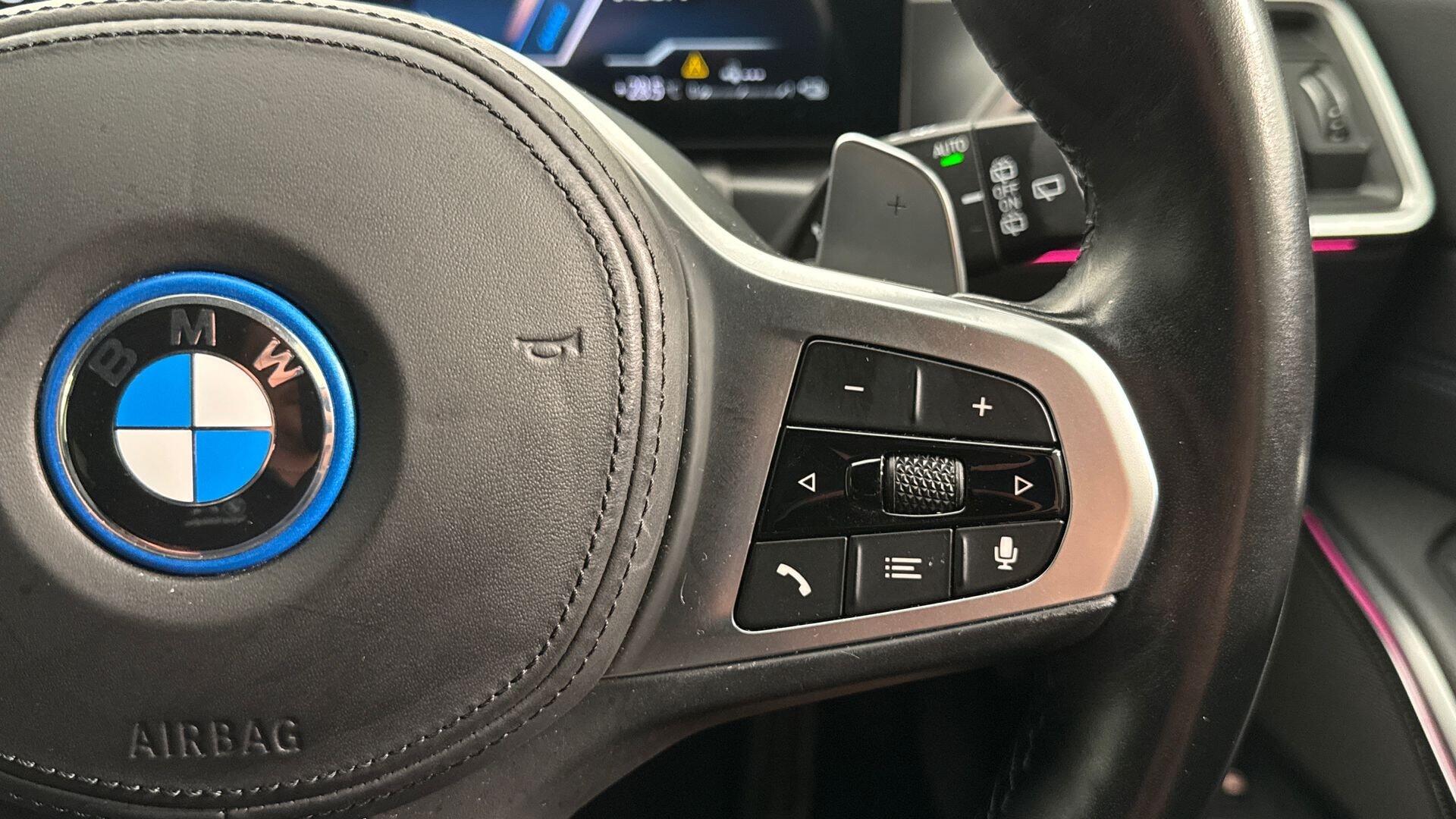 BMW 3 Series view 19