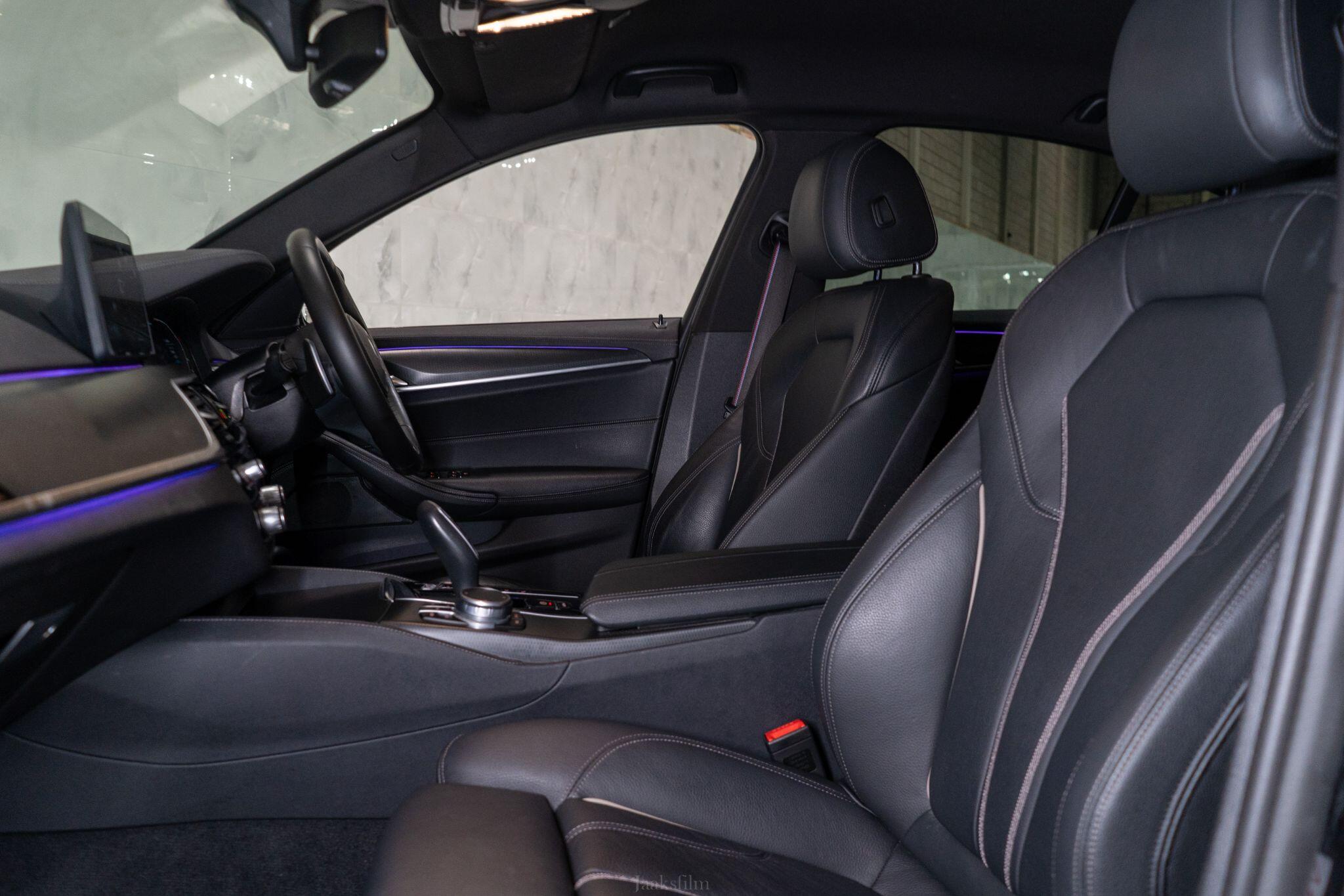 BMW 5 Series view 38