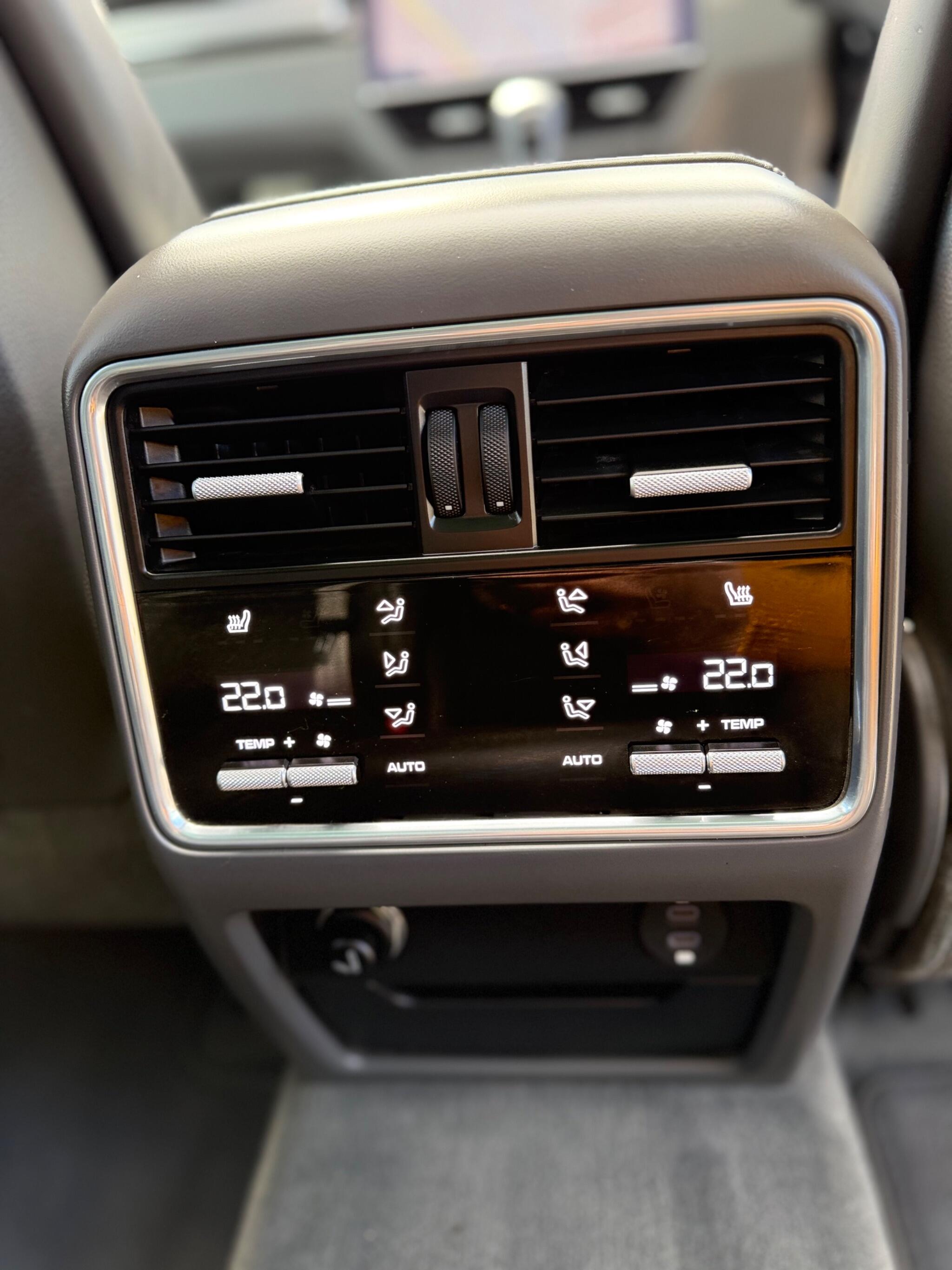 Porsche Cayenne view 23