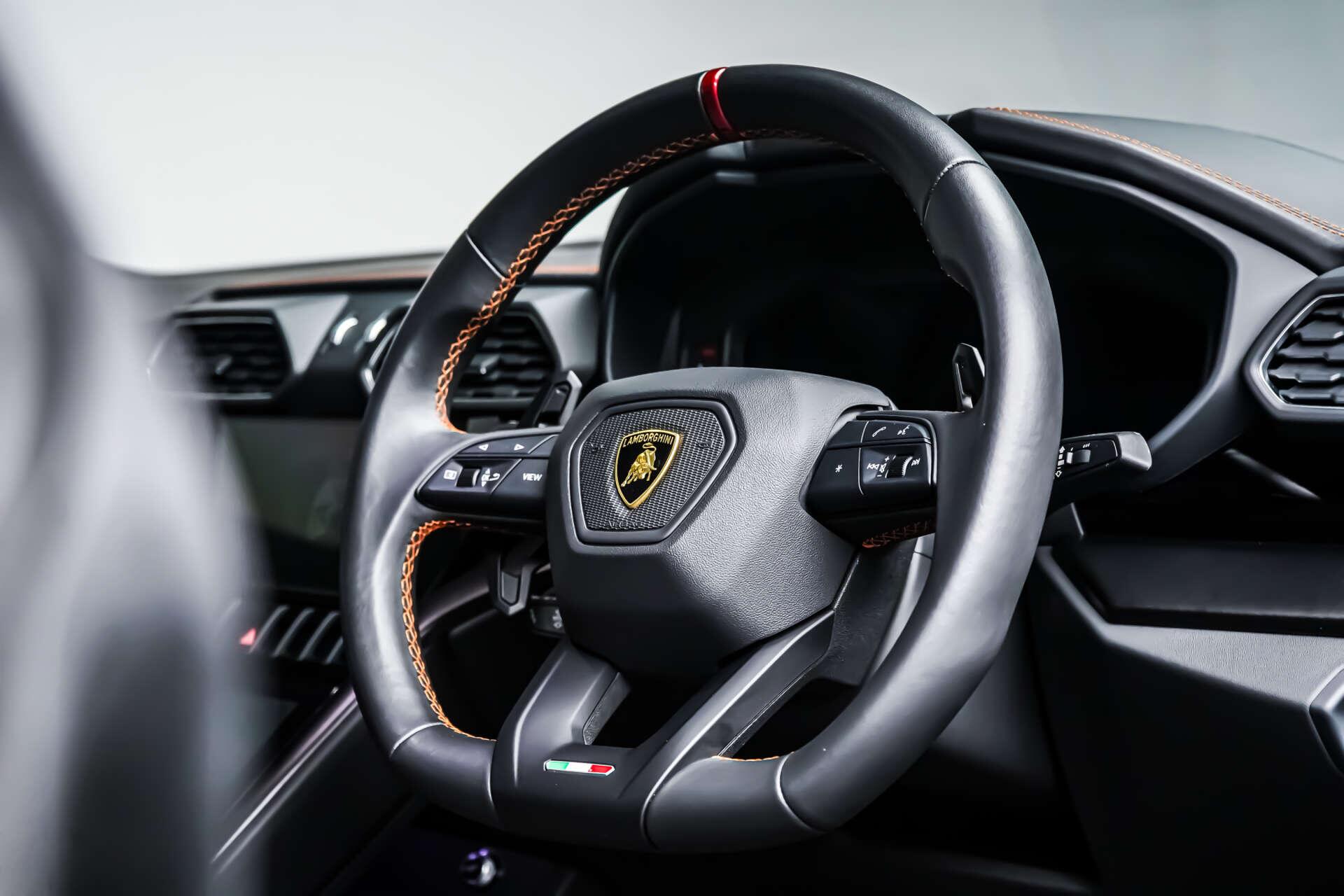 Lamborghini Urus view 27
