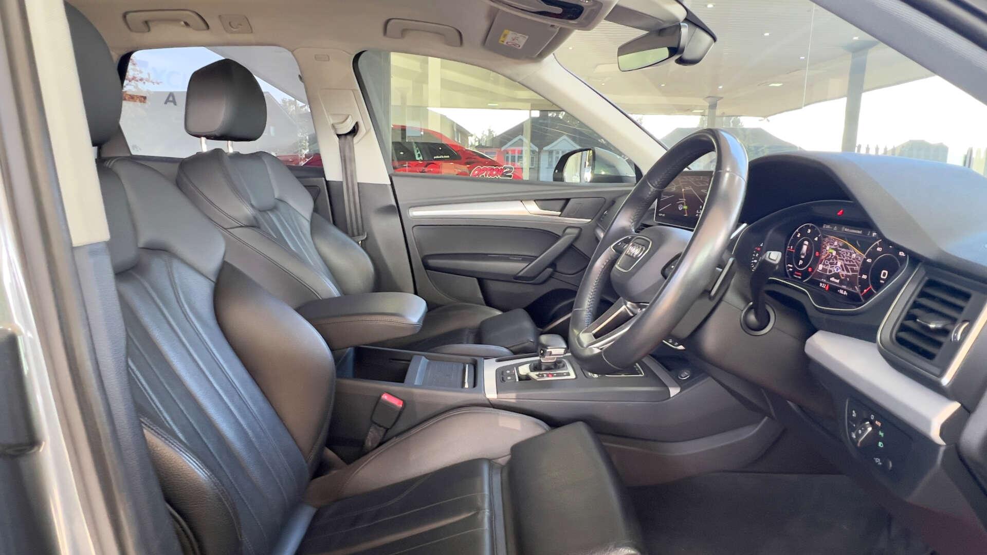 Audi Q5 view 2