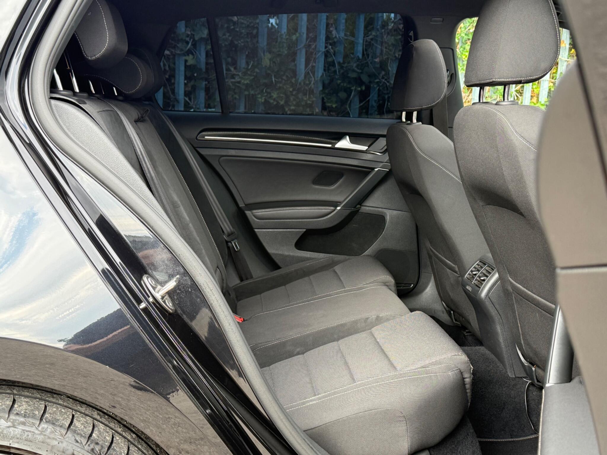 Volkswagen Golf view 13