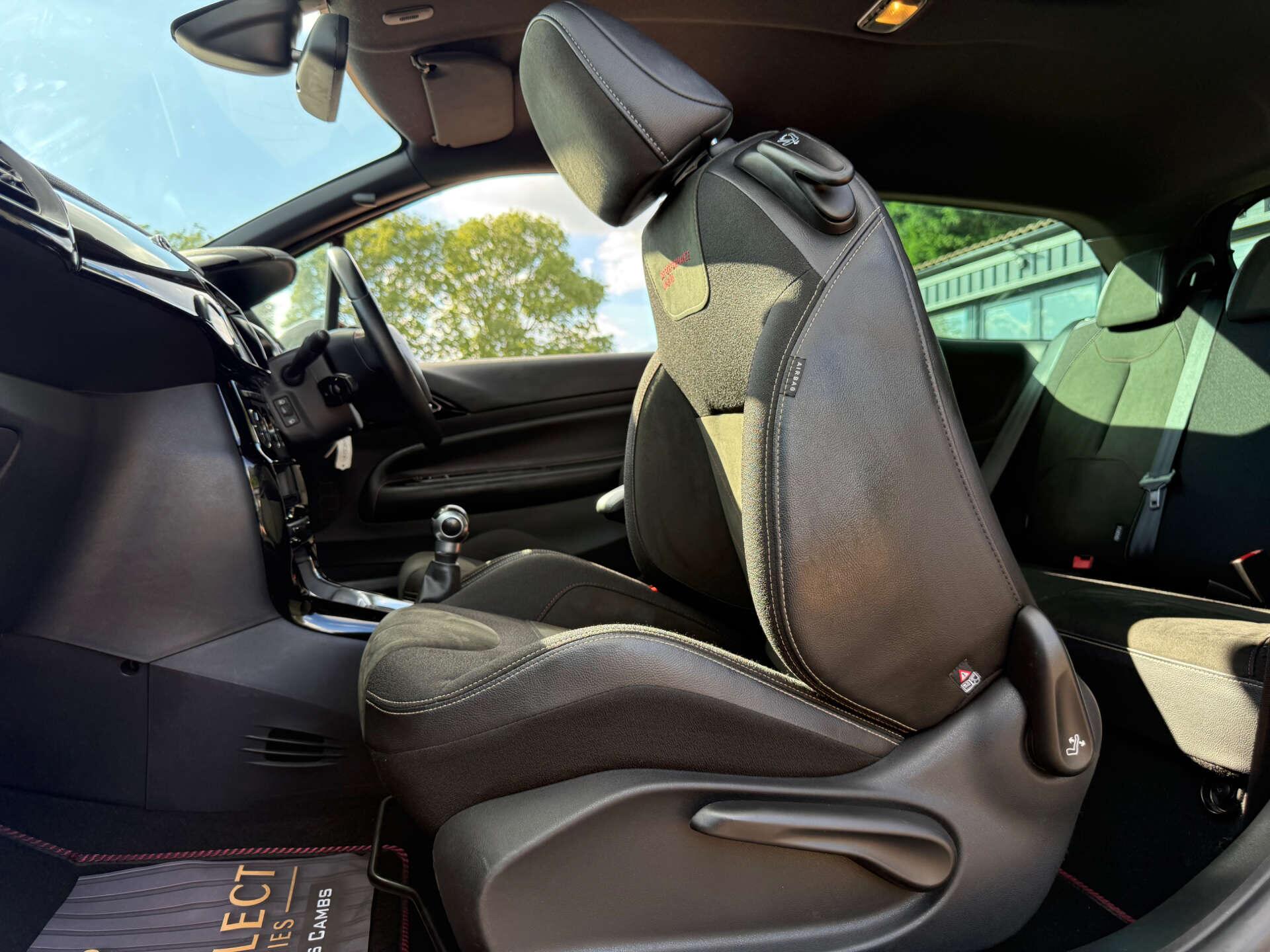 DS Automobiles DS 3 view 72