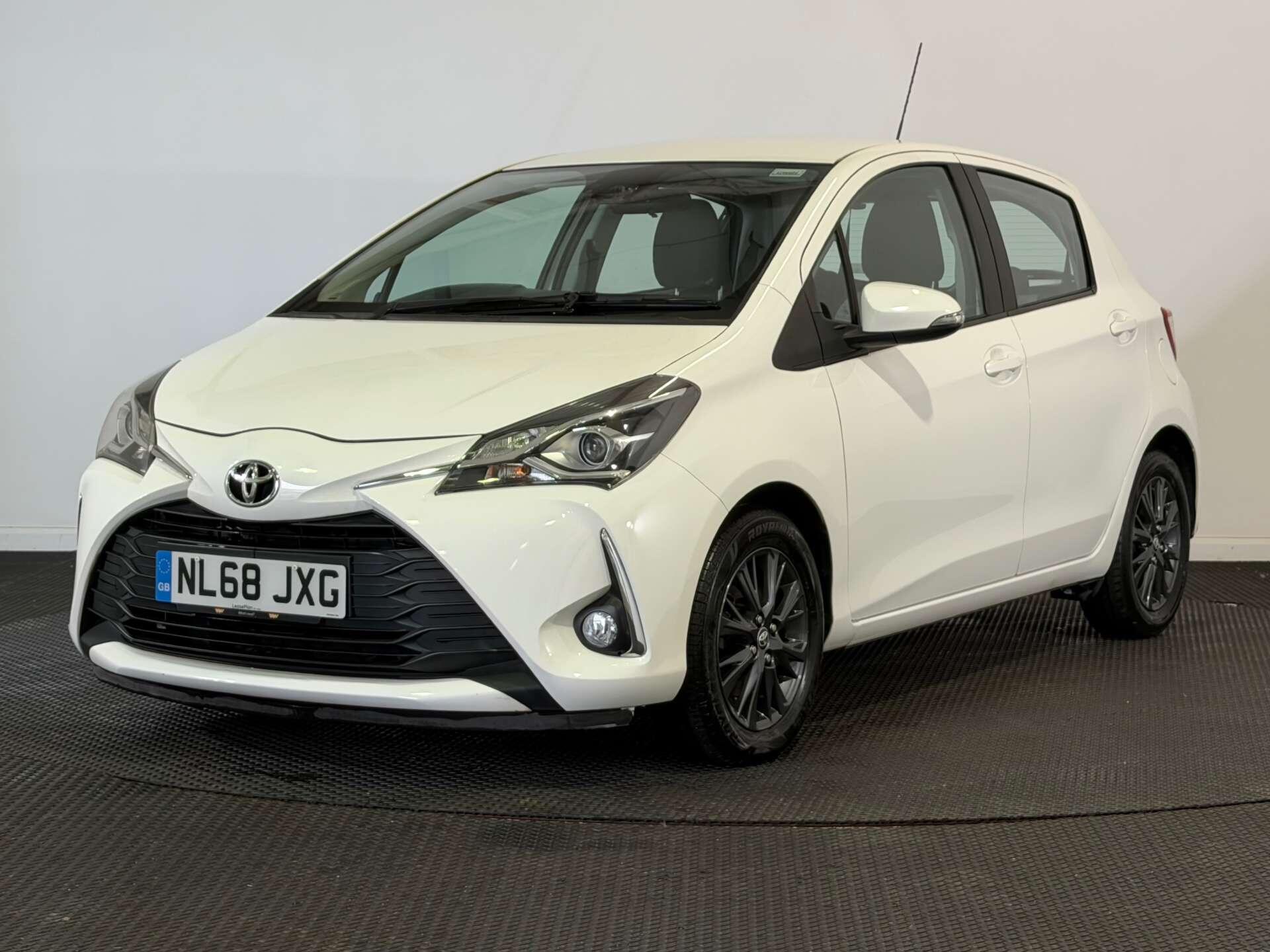 Toyota Yaris view 3