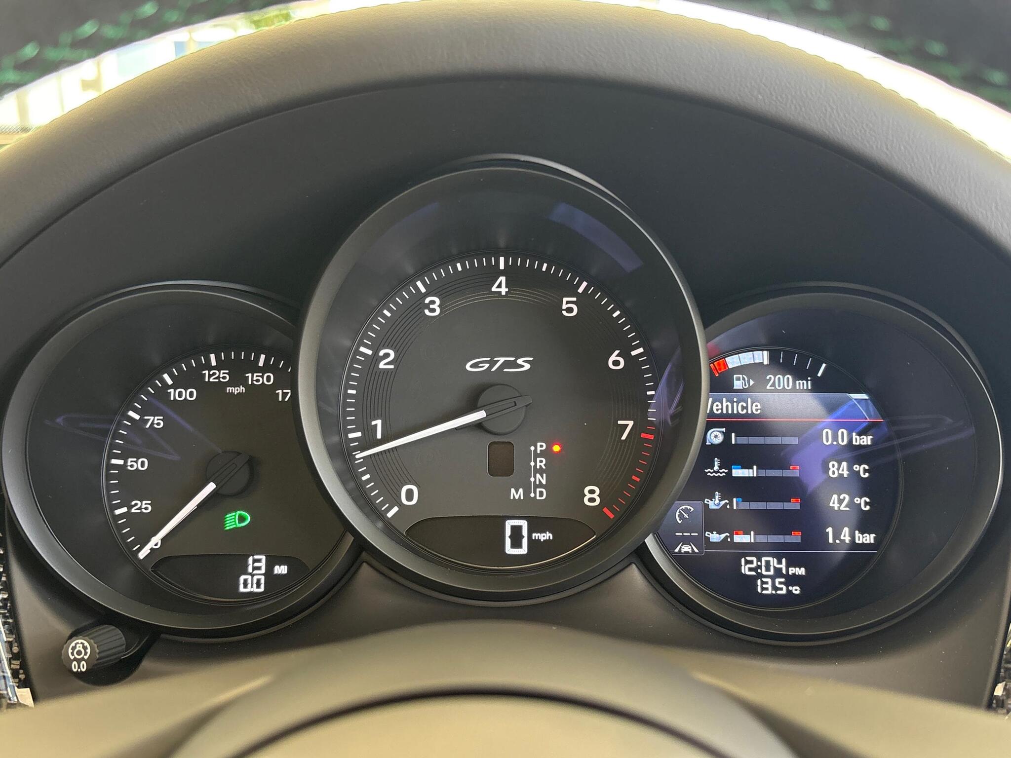 Porsche Macan view 16