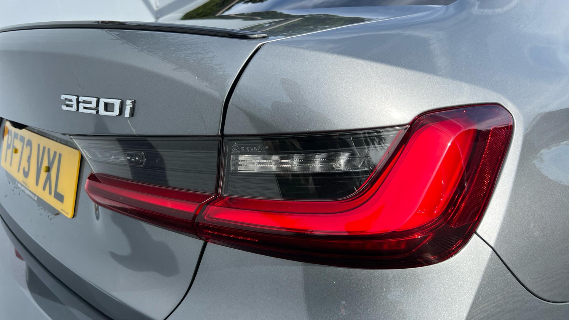 BMW 3 Series view 23