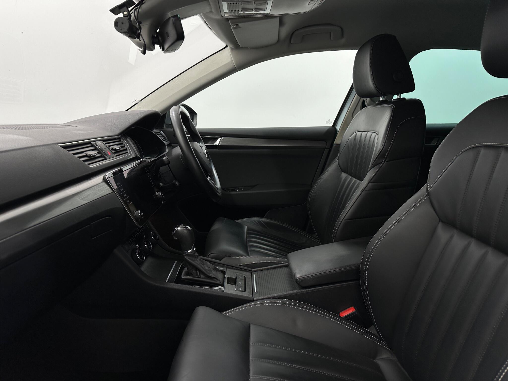 Skoda Superb view 35