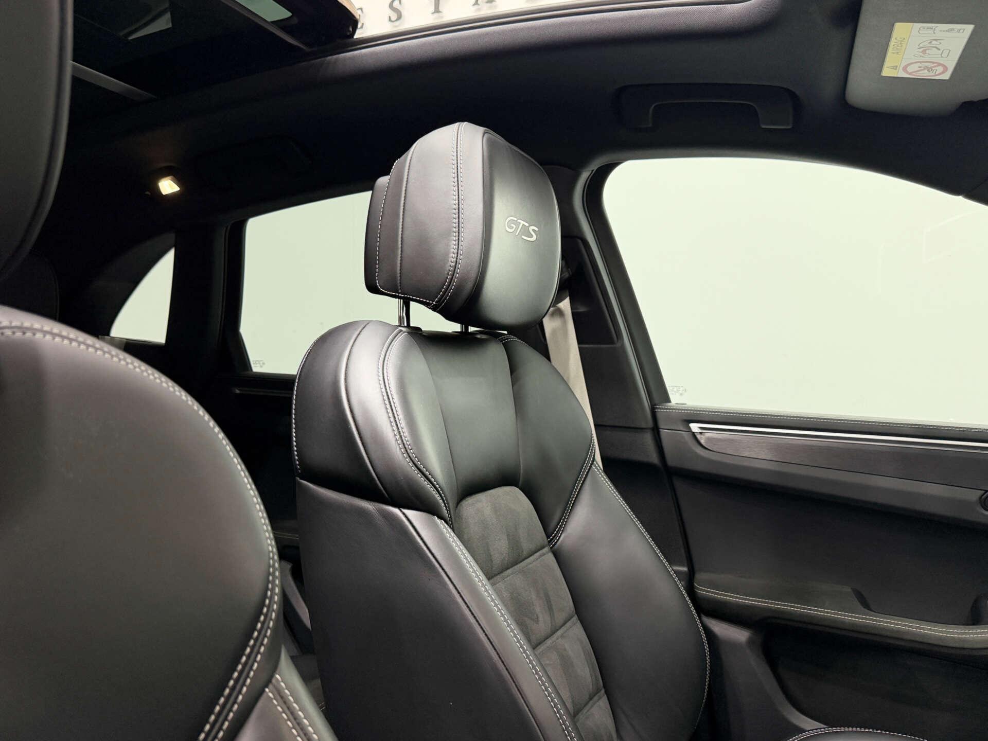 Porsche Macan view 52