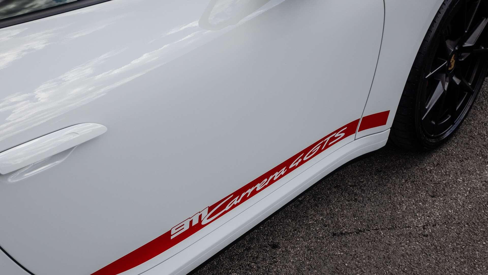 Porsche 911 view 37