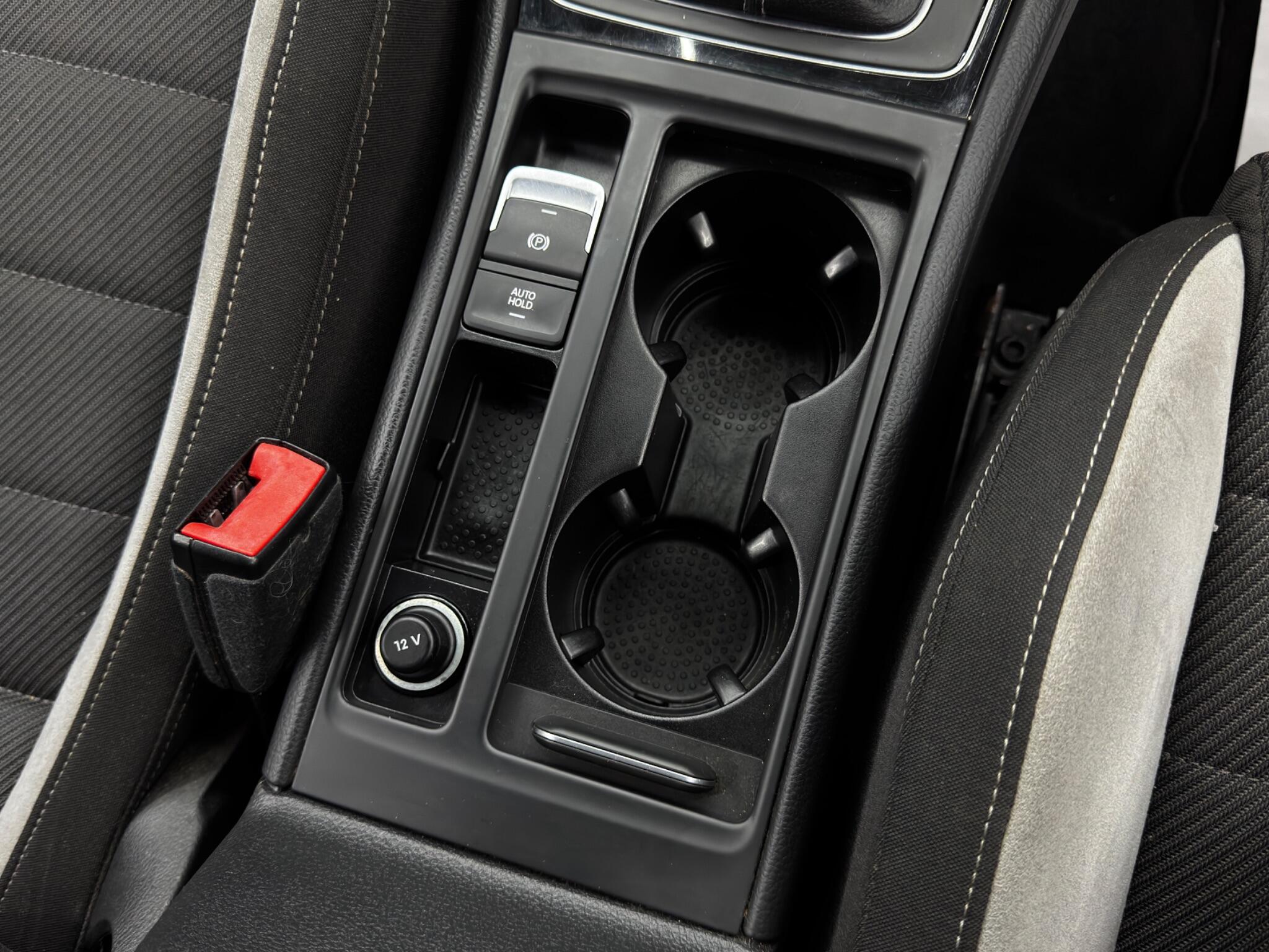 Volkswagen Golf view 24