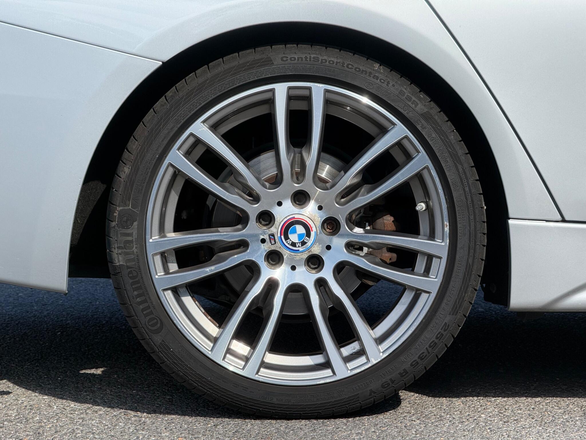 BMW 3 Series view 28