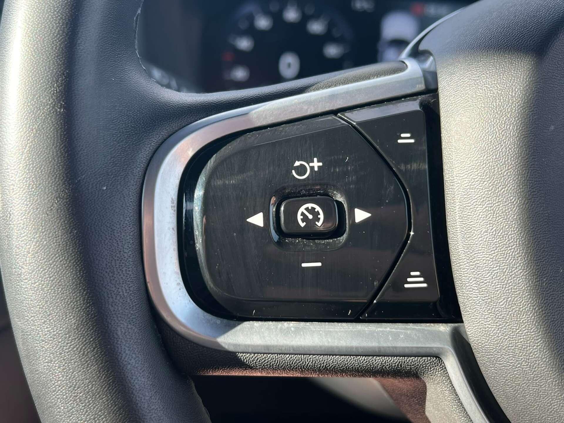 Volvo XC90 view 34