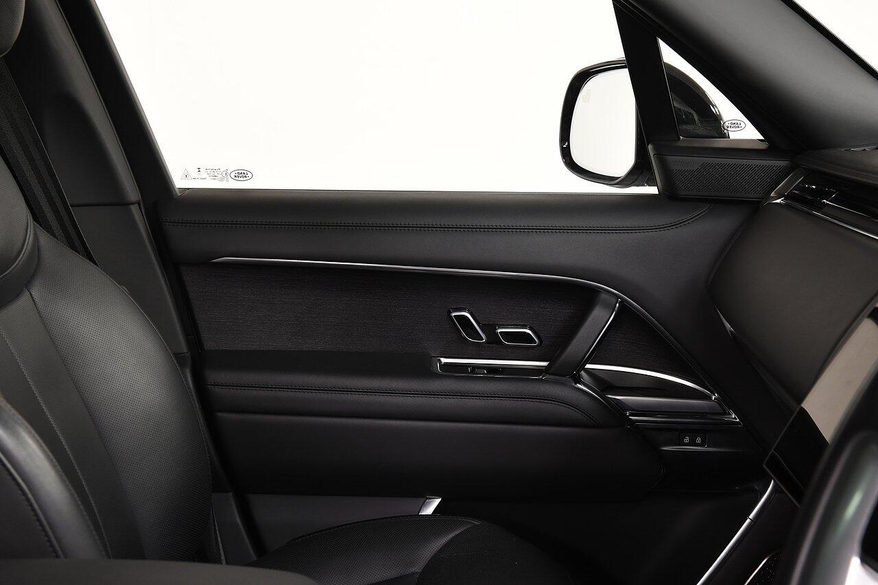 Land Rover Range Rover view 12