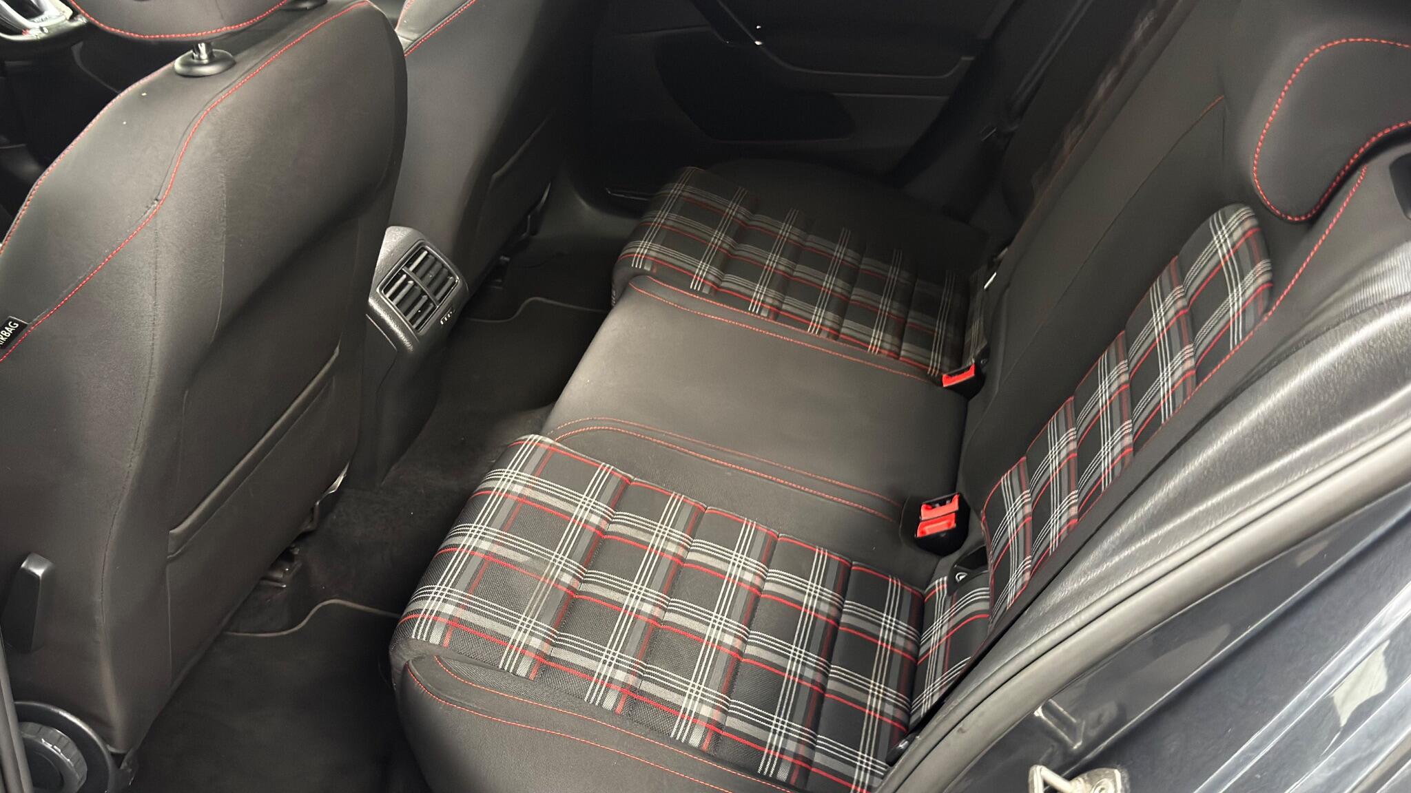 Volkswagen Golf view 30