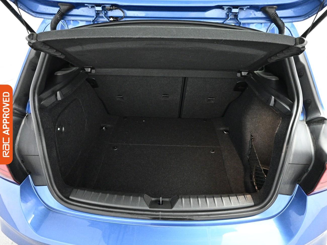 BMW 1 Series view 28
